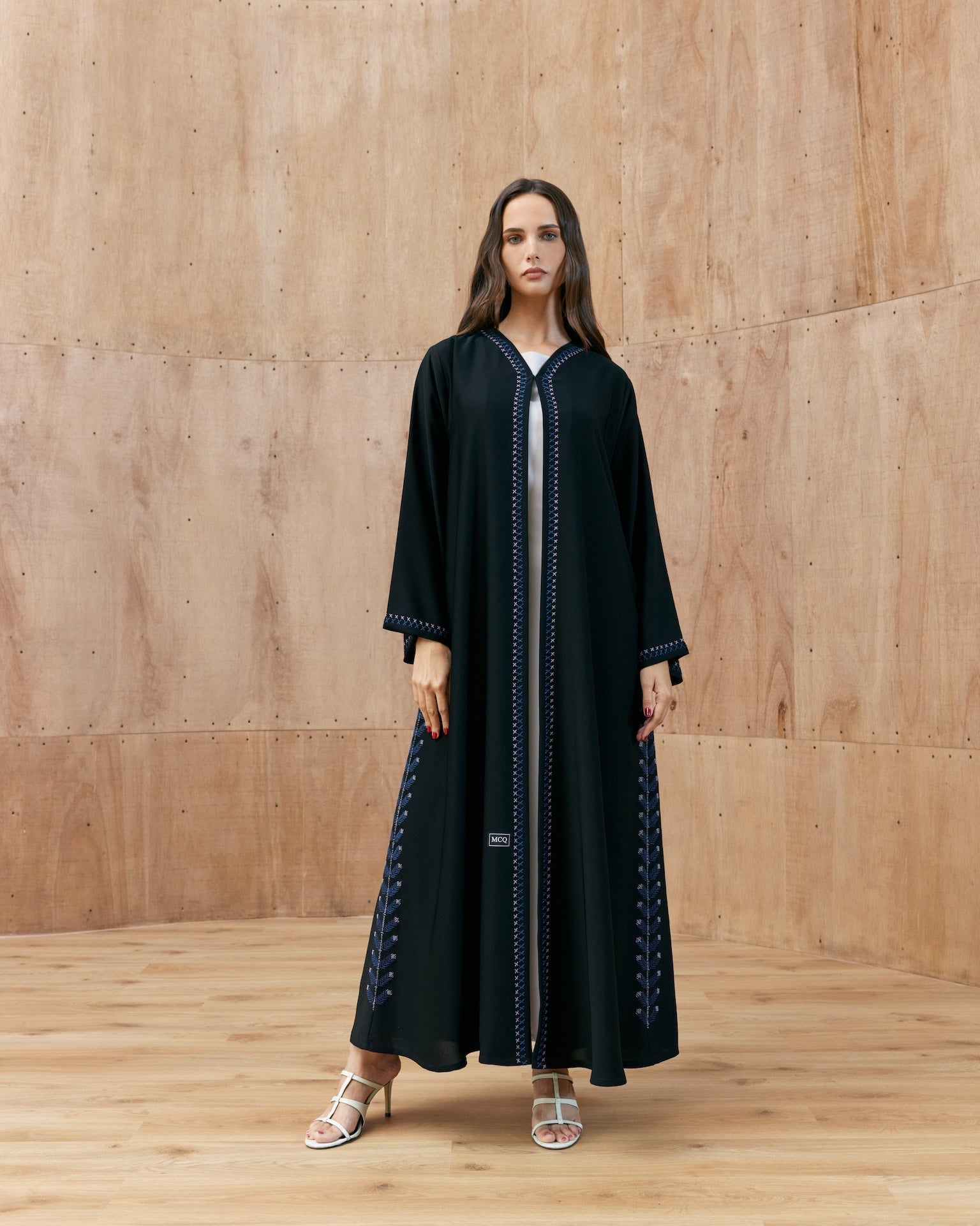 Alora - The McQueen Boutique - Abaya - Abaya Dubai - Abaya Abu Dhabi - Abaya UAE - Abaya - Elegant - Luxury - Emirati - Classic - Modern - Occasion - Traditional - Trends - Embroidery - Modes