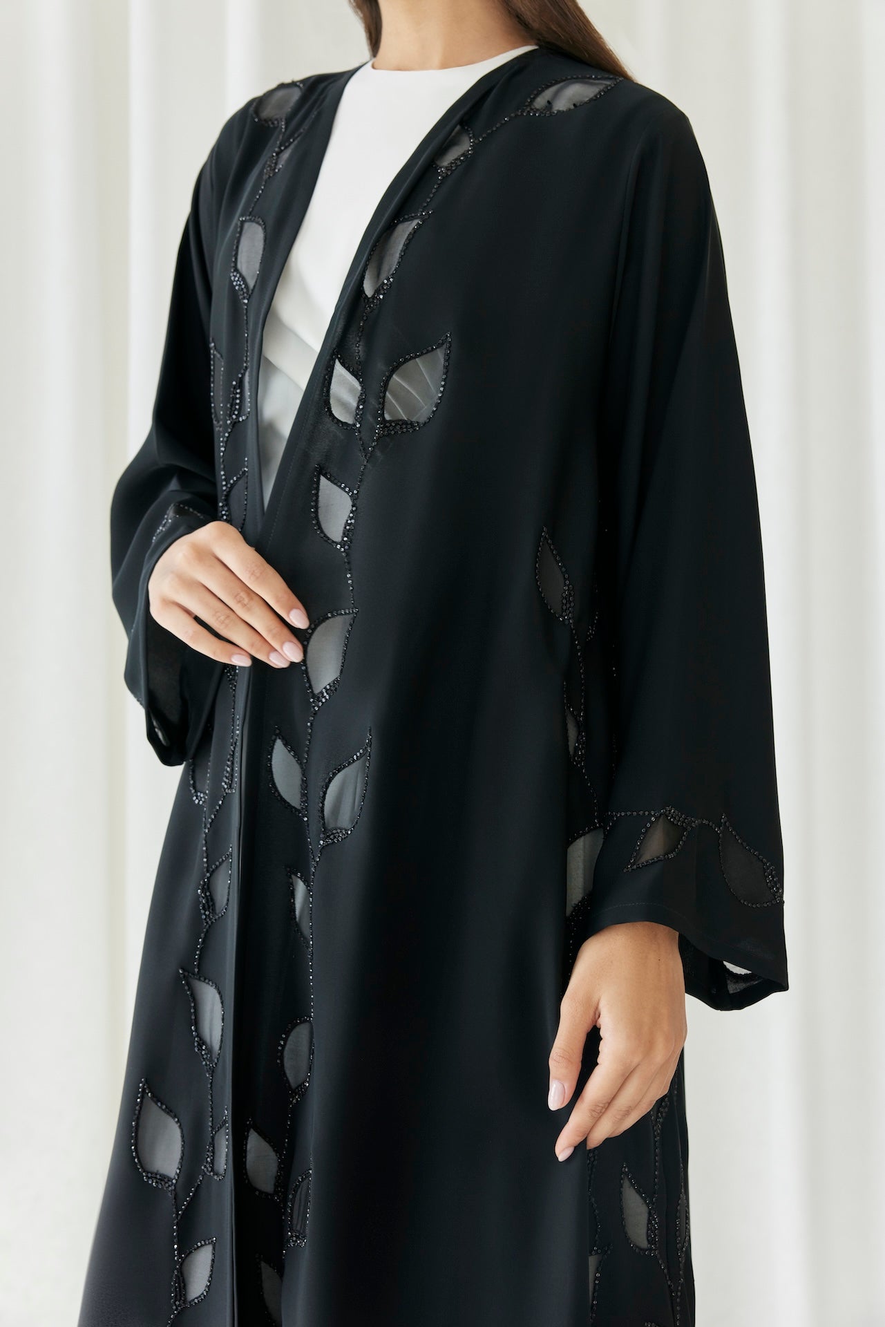 Azaria - The McQueen Boutique - Abaya - Abaya Dubai - Abaya Abu Dhabi - Abaya UAE - Abaya - Elegant - Luxury - Emirati - Classic - Modern - Occasion - Traditional - Trends - Embroidery - Modes
