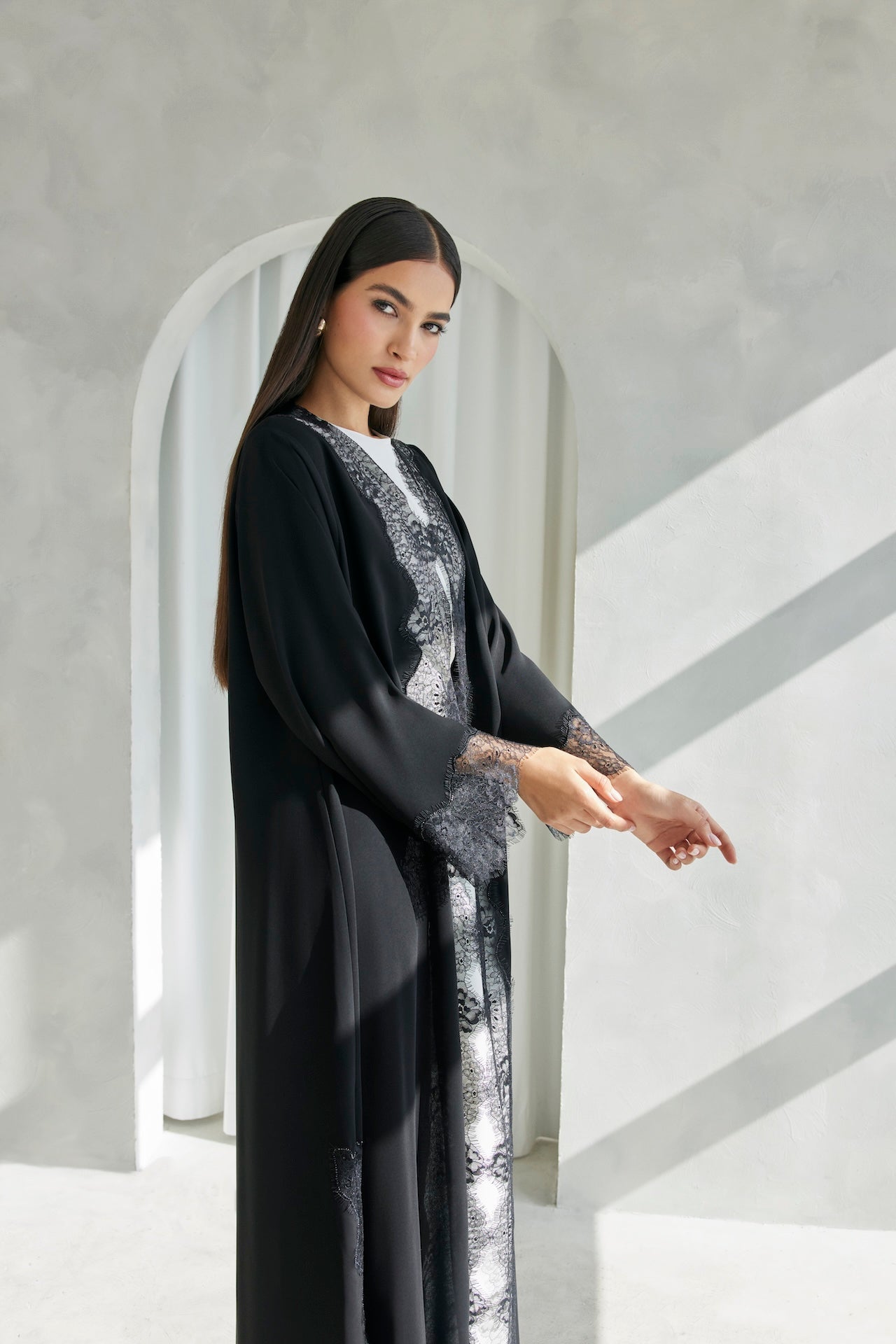 Elara - The McQueen Boutique - Abaya - Abaya Dubai - Abaya Abu Dhabi - Abaya UAE - Abaya - Elegant - Luxury - Emirati - Classic - Modern - Occasion - Traditional - Trends - Embroidery - Modes