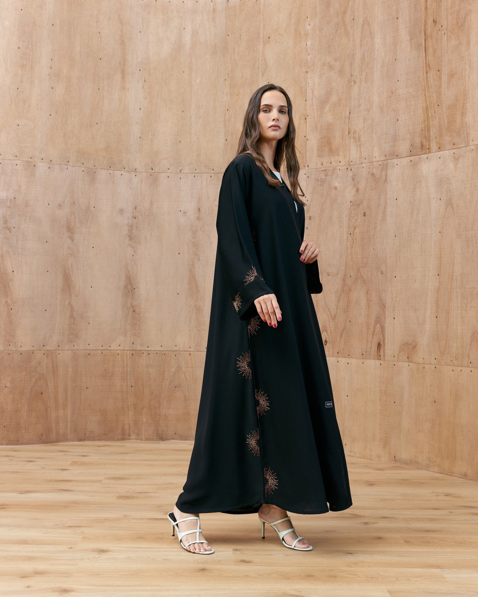Elora - The McQueen Boutique - Abaya - Abaya Dubai - Abaya Abu Dhabi - Abaya UAE - Abaya - Elegant - Luxury - Emirati - Classic - Modern - Occasion - Traditional - Trends - Embroidery - Modes