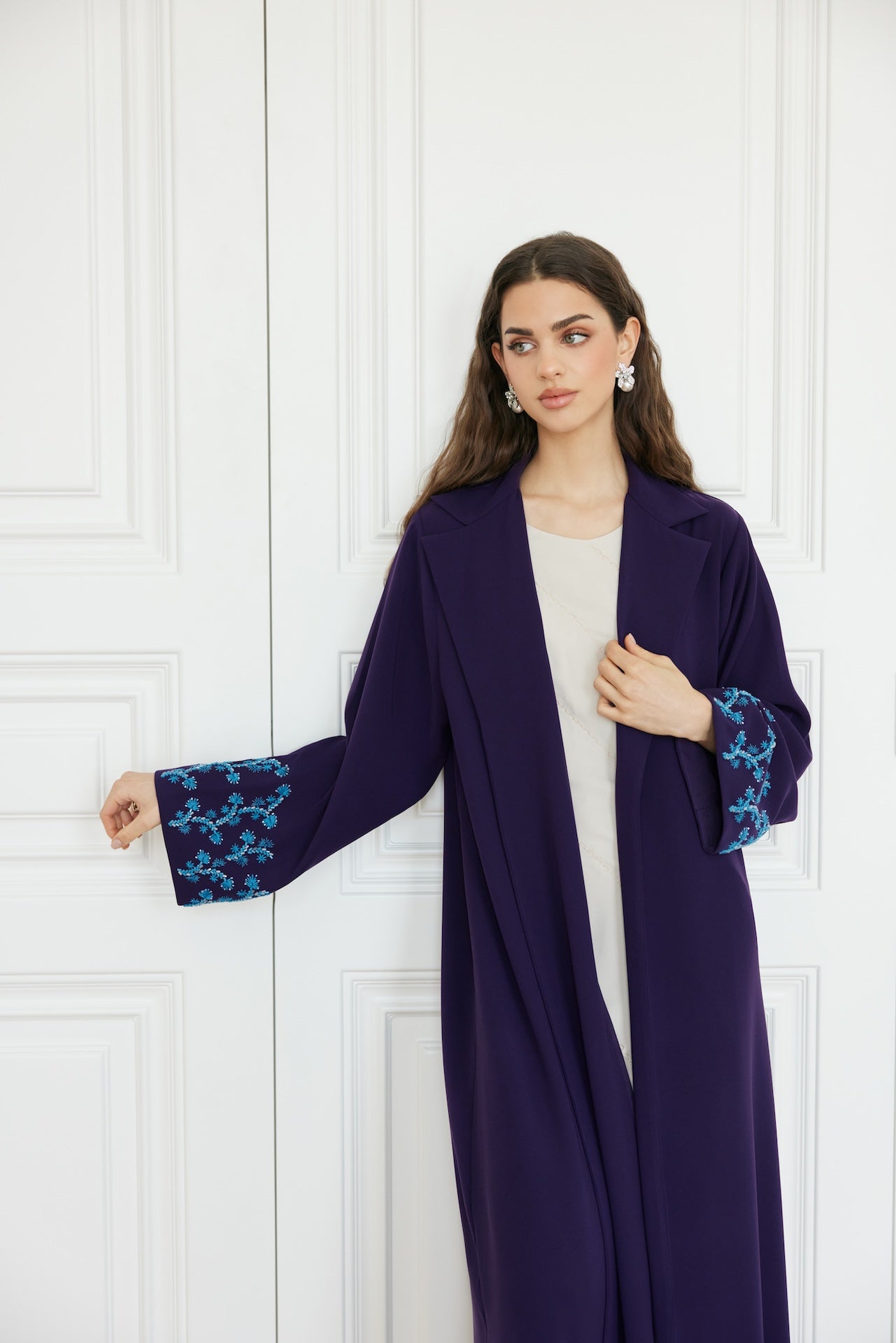 Lilac Bloom - The McQueen Boutique - Abaya - Abaya Dubai - Abaya Abu Dhabi - Abaya UAE - Abaya - Elegant - Luxury - Emirati - Classic - Modern - Occasion - Traditional - Trends - Embroidery - Modes