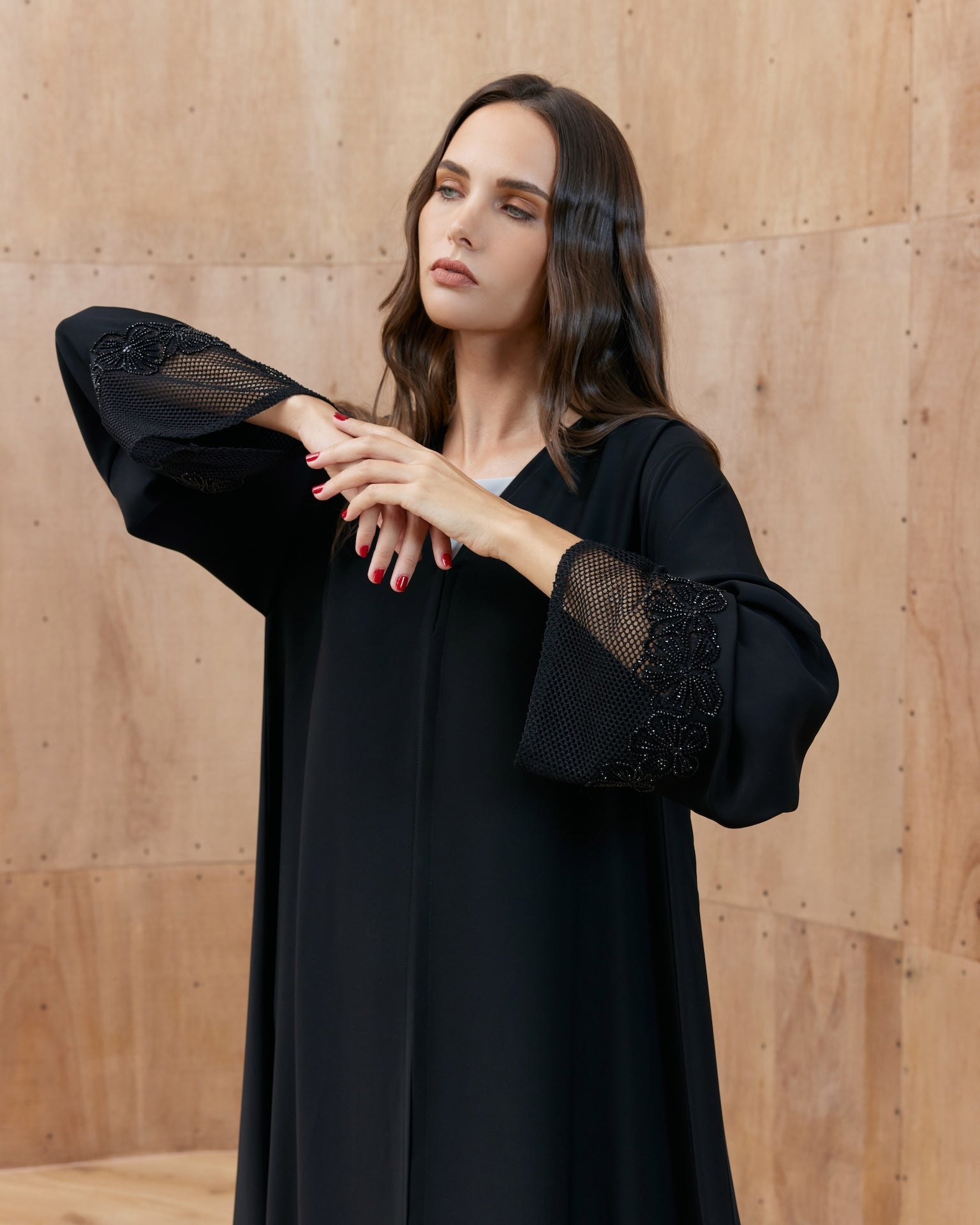 Mayra - The McQueen Boutique - Abaya - Abaya Dubai - Abaya Abu Dhabi - Abaya UAE - Abaya - Elegant - Luxury - Emirati - Classic - Modern - Occasion - Traditional - Trends - Embroidery - Modes