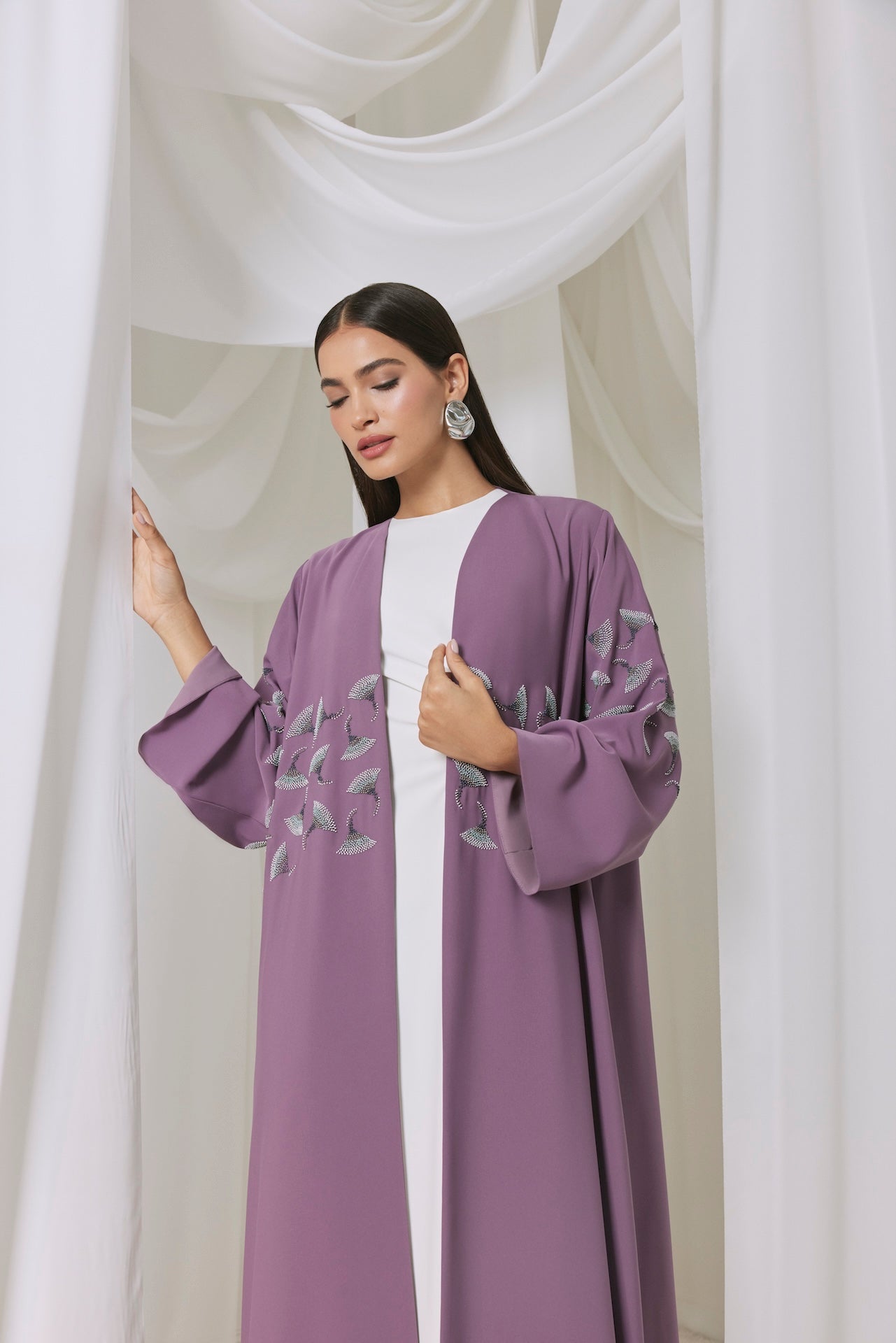 Orchid Breeze - The McQueen Boutique - Abaya - Abaya Dubai - Abaya Abu Dhabi - Abaya UAE - Abaya - Elegant - Luxury - Emirati - Classic - Modern - Occasion - Traditional - Trends - Embroidery - Modes