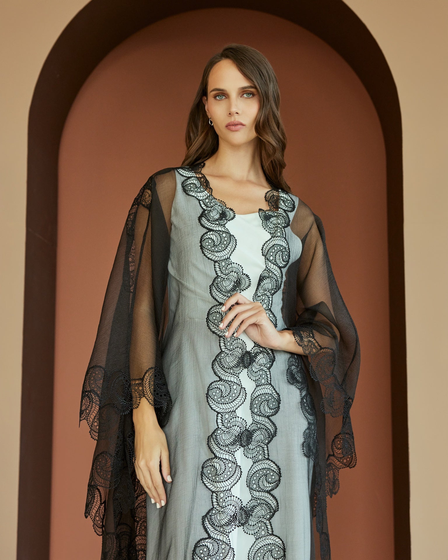 Rosbella - The McQueen Boutique - Abaya - Abaya Dubai - Abaya Abu Dhabi - Abaya UAE - Abaya - Elegant - Luxury - Emirati - Classic - Modern - Occasion - Traditional - Trends - Embroidery - Modes