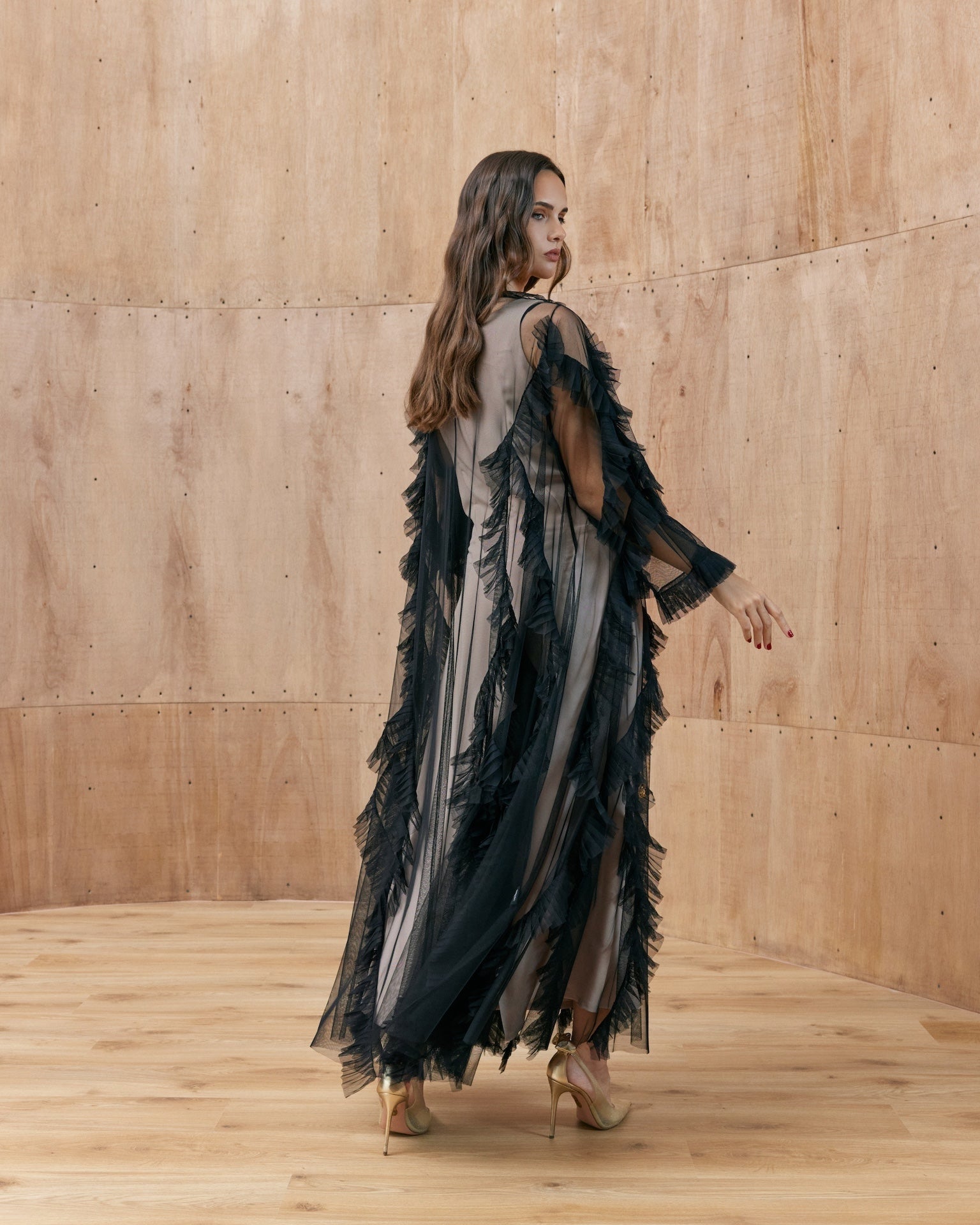 Solana - The McQueen Boutique - Abaya - Abaya Dubai - Abaya Abu Dhabi - Abaya UAE - Abaya - Elegant - Luxury - Emirati - Classic - Modern - Occasion - Traditional - Trends - Embroidery - Modes