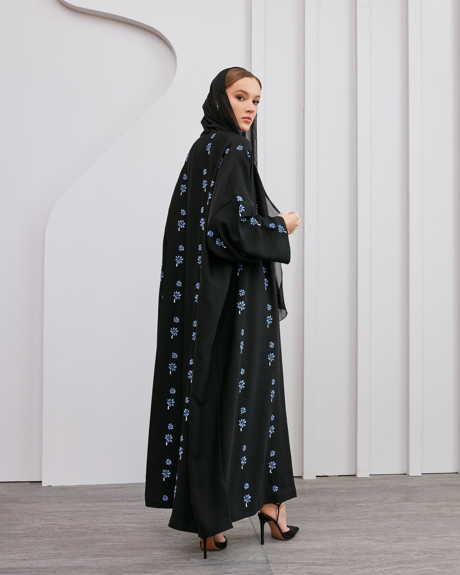 Tanya - The McQueen Boutique - Abaya - Abaya Dubai - Abaya Abu Dhabi - Abaya UAE - Abaya - Elegant - Luxury - Emirati - Classic - Modern - Occasion - Traditional - Trends - Embroidery - Modes