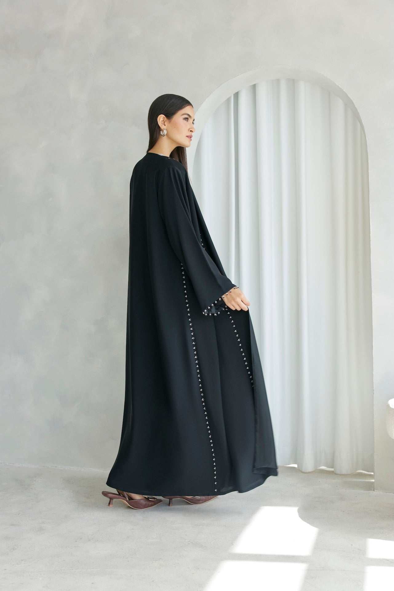 Whispering Pearl - The McQueen Boutique - Abaya - Abaya Dubai - Abaya Abu Dhabi - Abaya UAE - Abaya - Elegant - Luxury - Emirati - Classic - Modern - Occasion - Traditional - Trends - Embroidery - Modes