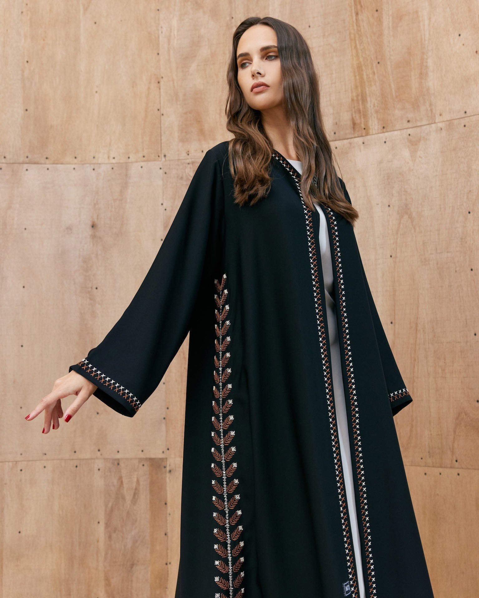 Alora - The McQueen Boutique - Abaya - Abaya Dubai - Abaya Abu Dhabi - Abaya UAE - Abaya - Elegant - Luxury - Emirati - Classic - Modern - Occasion - Traditional - Trends - Embroidery - Modes