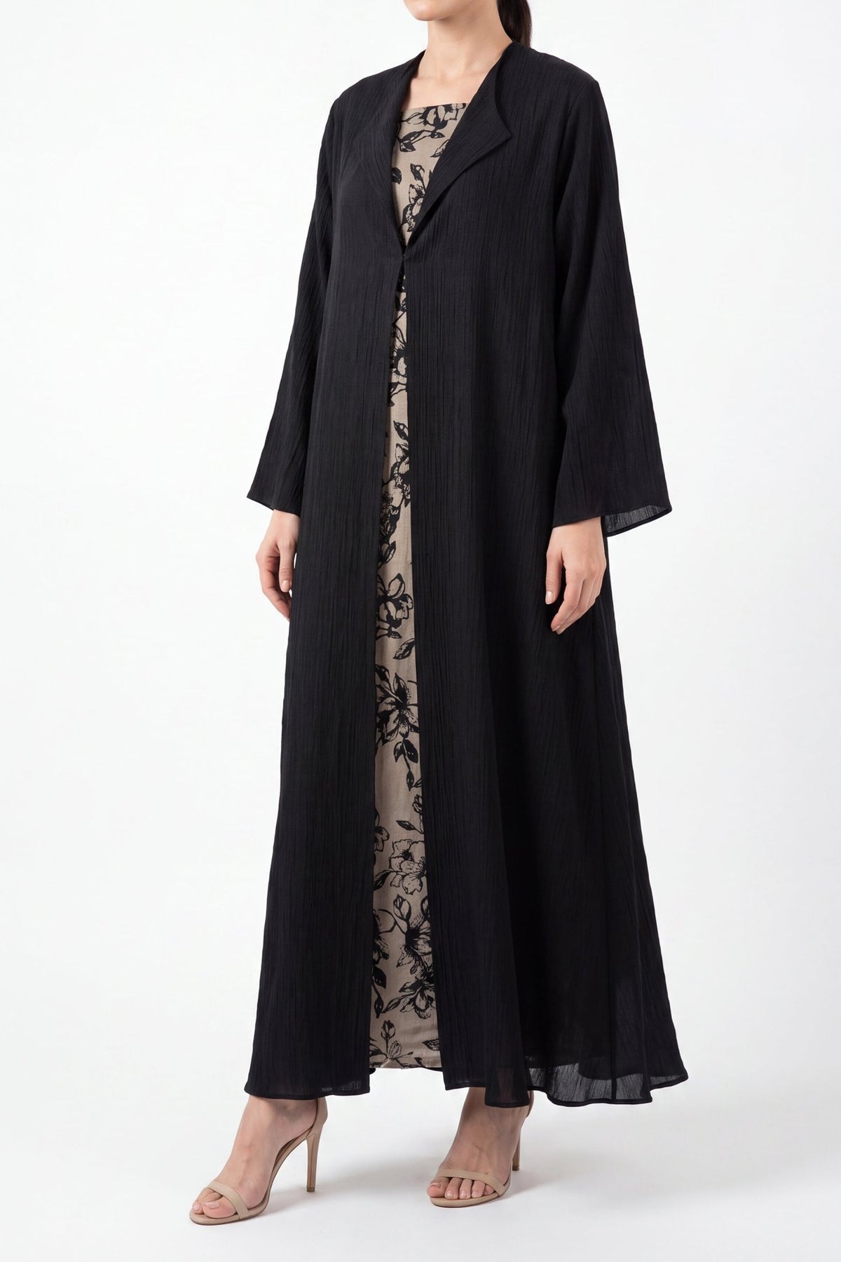Amani - The McQueen Boutique - Abaya - Abaya Dubai - Abaya Abu Dhabi - Abaya UAE - Abaya - Elegant - Luxury - Emirati - Classic - Modern - Occasion - Traditional - Trends - Embroidery - Modes