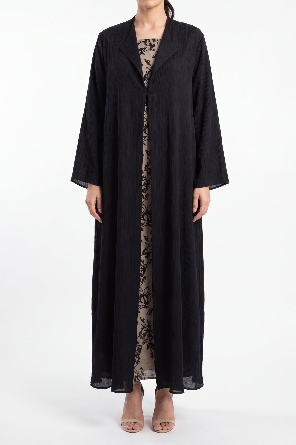 Amani - The McQueen Boutique - Abaya - Abaya Dubai - Abaya Abu Dhabi - Abaya UAE - Abaya - Elegant - Luxury - Emirati - Classic - Modern - Occasion - Traditional - Trends - Embroidery - Modes