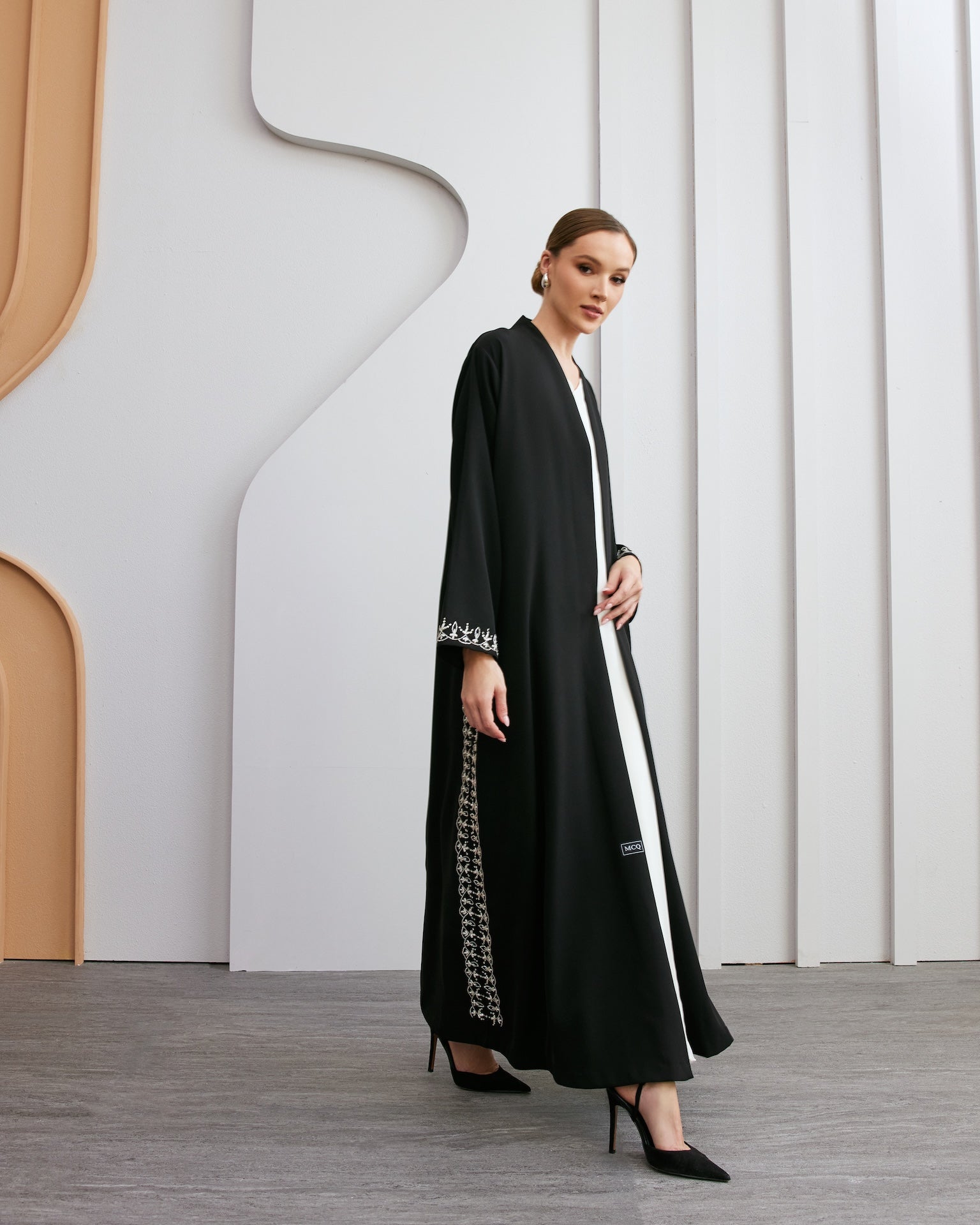 Amira - The McQueen Boutique - Abaya - Abaya Dubai - Abaya Abu Dhabi - Abaya UAE - Abaya - Elegant - Luxury - Emirati - Classic - Modern - Occasion - Traditional - Trends - Embroidery - Modes