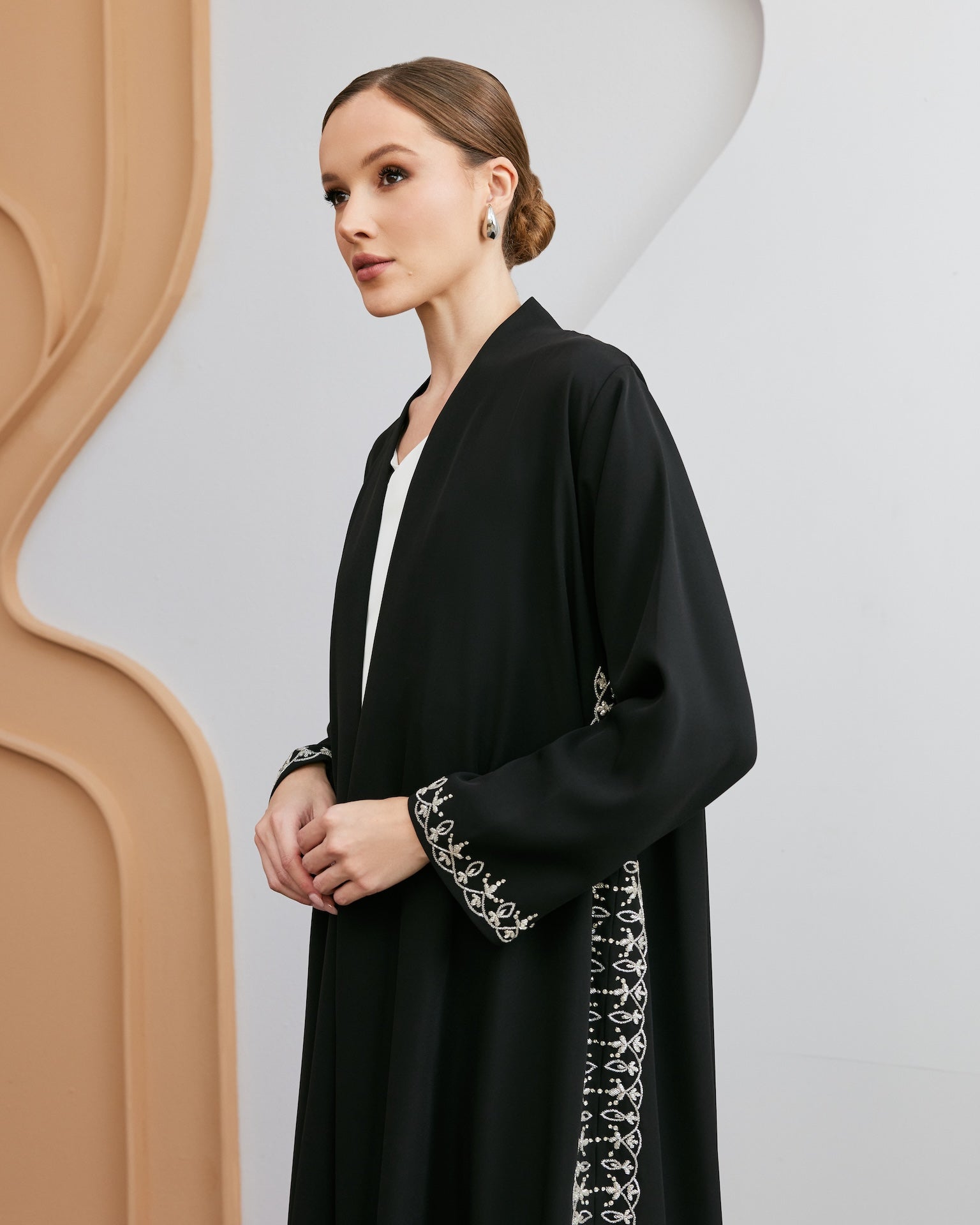 Amira - The McQueen Boutique - Abaya - Abaya Dubai - Abaya Abu Dhabi - Abaya UAE - Abaya - Elegant - Luxury - Emirati - Classic - Modern - Occasion - Traditional - Trends - Embroidery - Modes