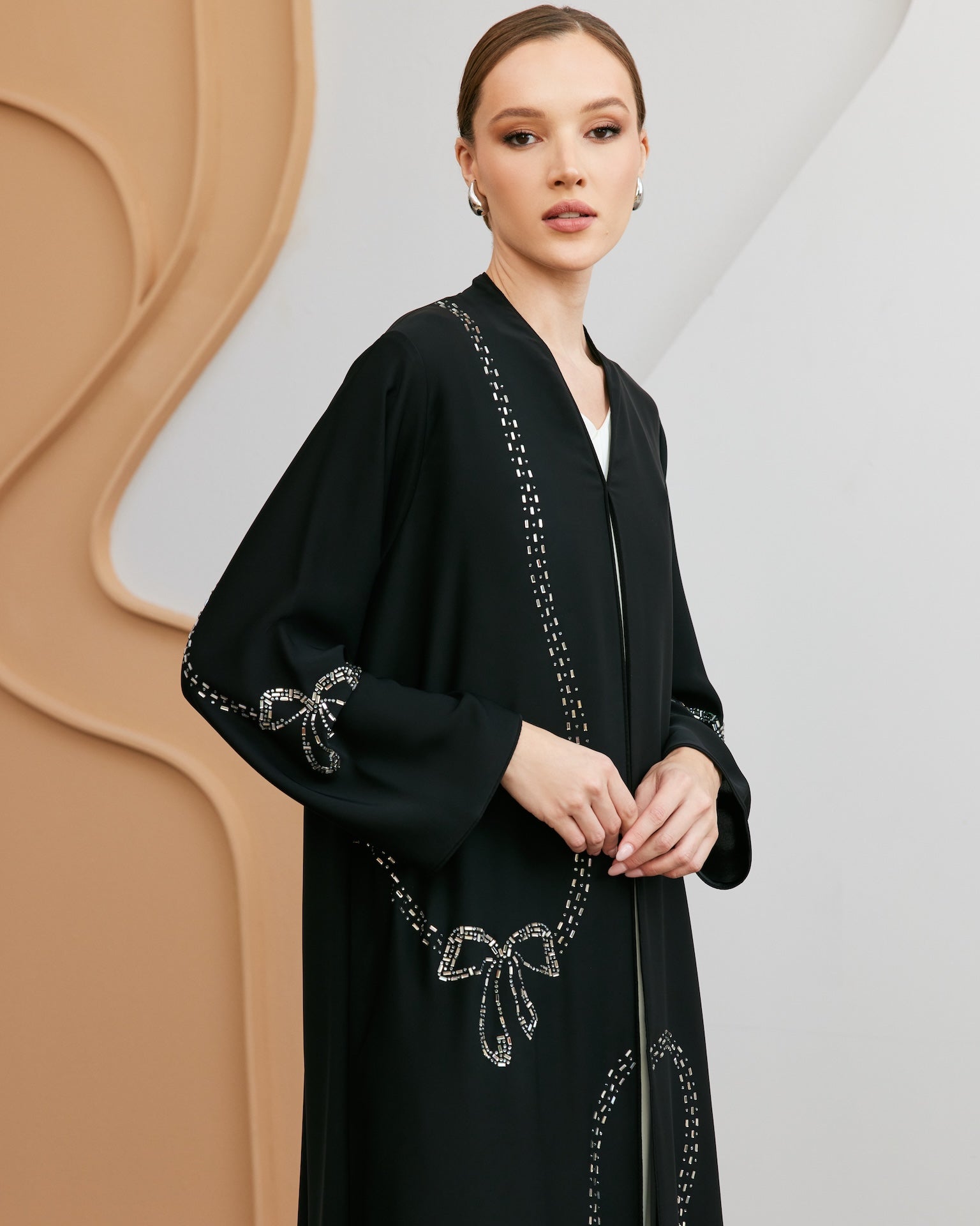 Amity - The McQueen Boutique - Abaya - Abaya Dubai - Abaya Abu Dhabi - Abaya UAE - Abaya - Elegant - Luxury - Emirati - Classic - Modern - Occasion - Traditional - Trends - Embroidery - Modes