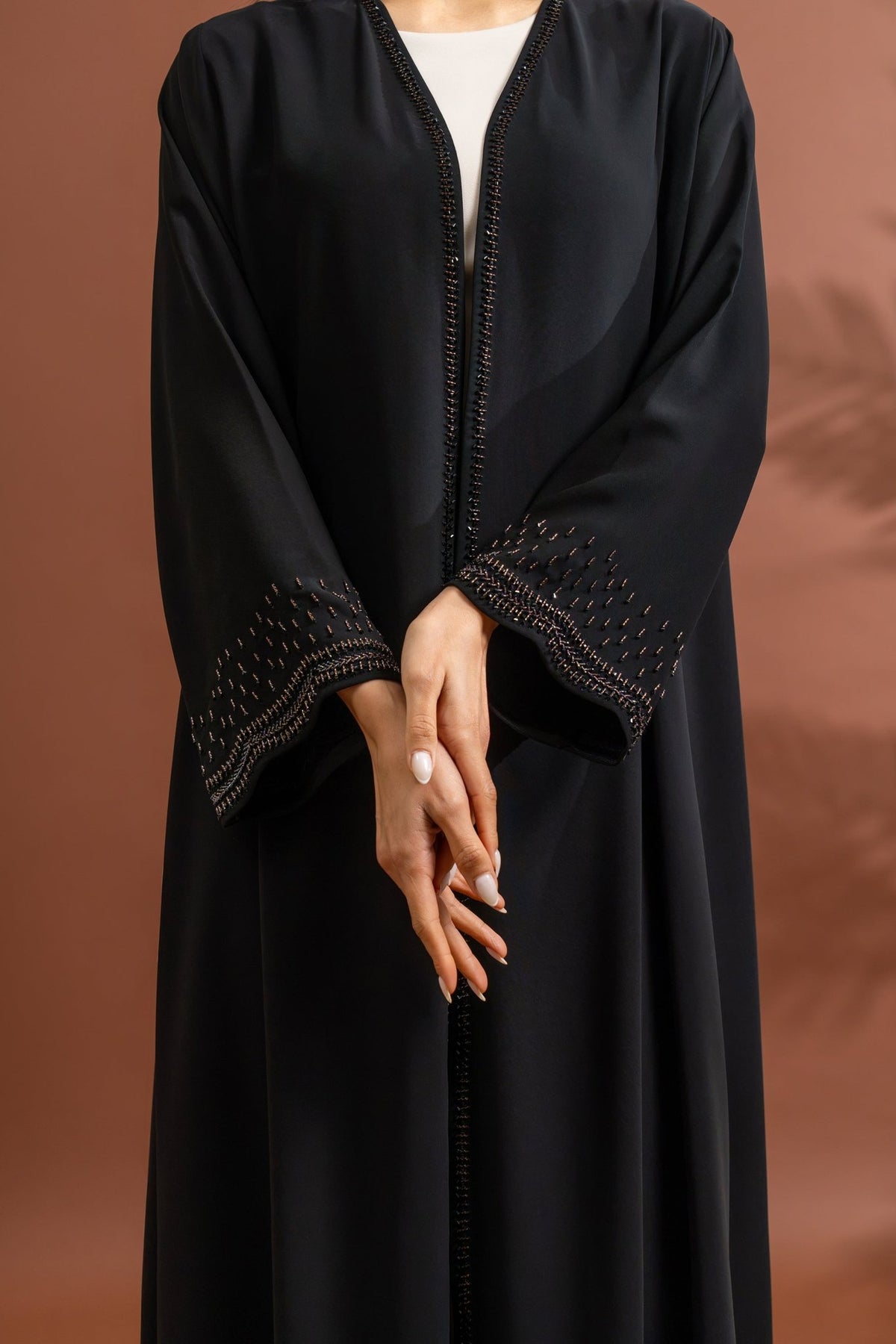 Anoud - The McQueen Boutique - Abaya - Abaya Dubai - Abaya Abu Dhabi - Abaya UAE - Abaya - Elegant - Luxury - Emirati - Classic - Modern - Occasion - Traditional - Trends - Embroidery - Modes