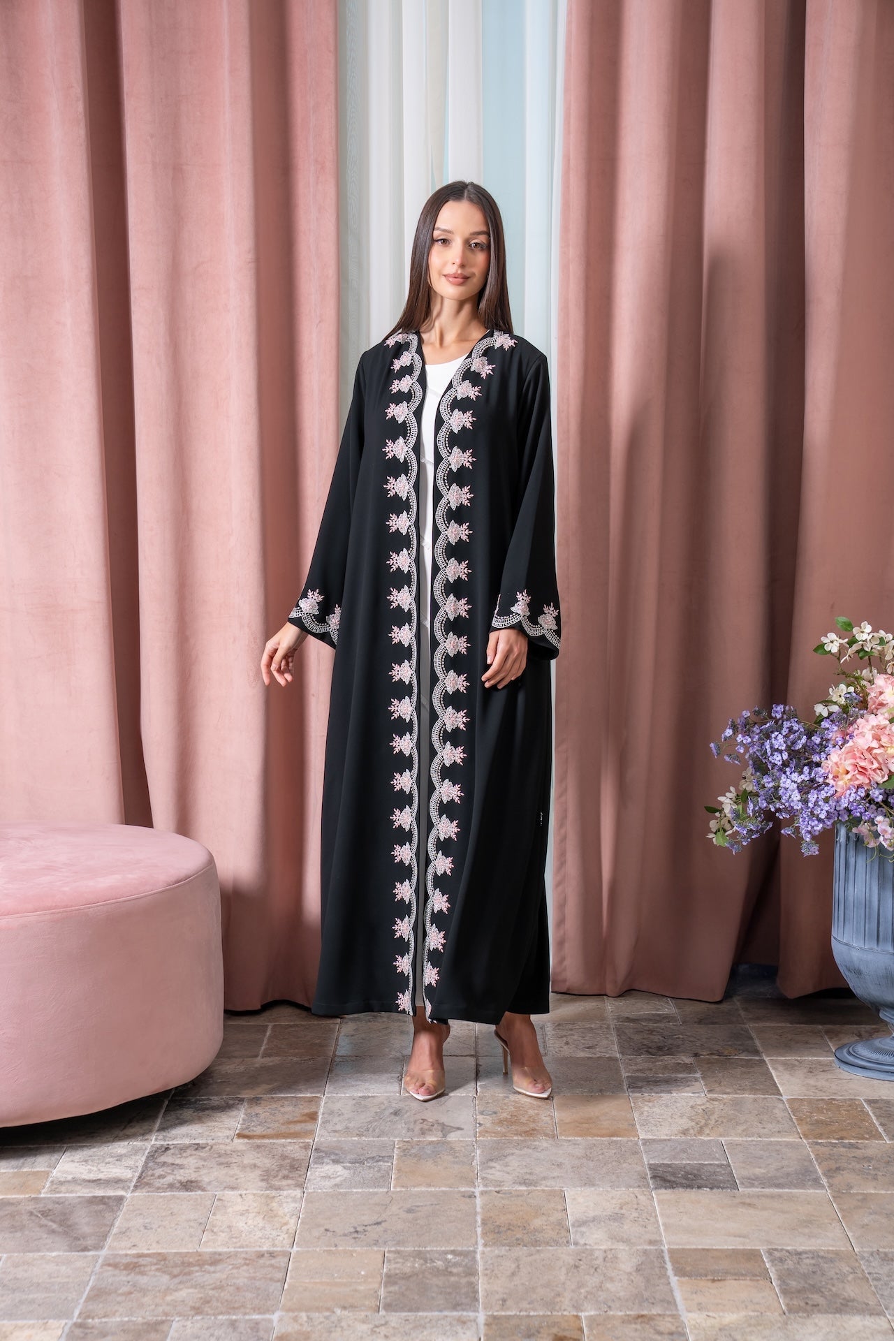 Ariya Soleil - The McQueen Boutique - Abaya - Abaya Dubai - Abaya Abu Dhabi - Abaya UAE - Abaya - Elegant - Luxury - Emirati - Classic - Modern - Occasion - Traditional - Trends - Embroidery - Modes
