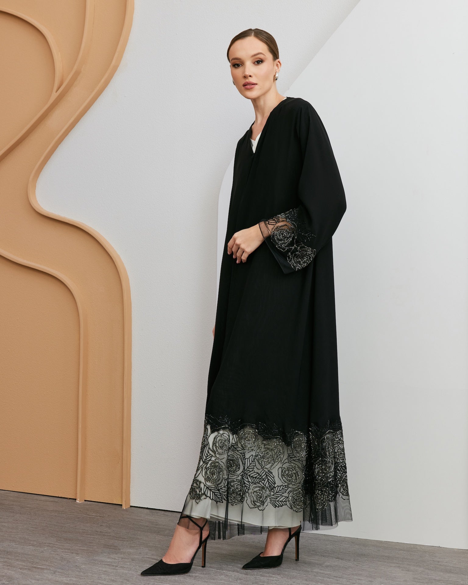 Armida - The McQueen Boutique - Abaya - Abaya Dubai - Abaya Abu Dhabi - Abaya UAE - Abaya - Elegant - Luxury - Emirati - Classic - Modern - Occasion - Traditional - Trends - Embroidery - Modes