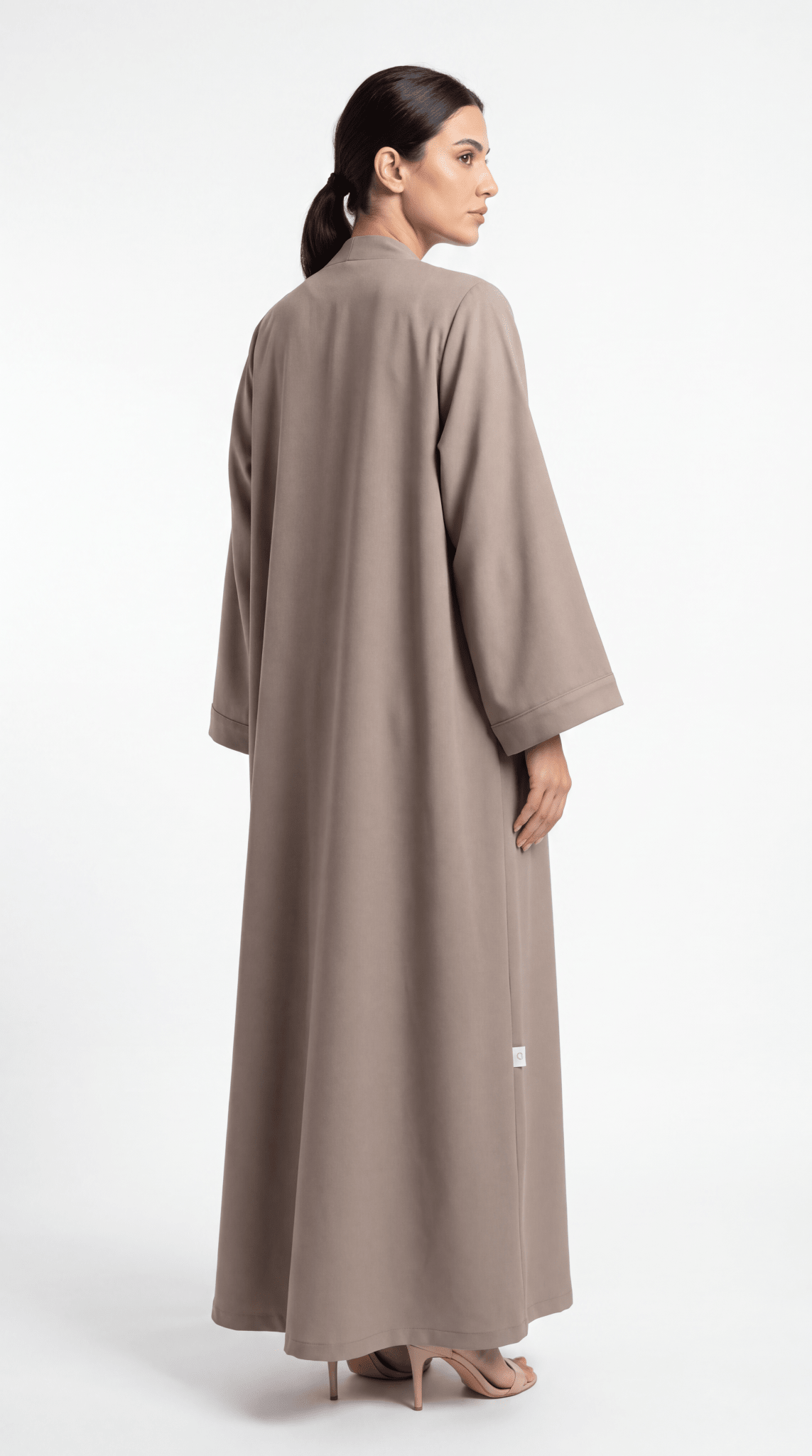 Aseel - The McQueen Boutique - Abaya - Abaya Dubai - Abaya Abu Dhabi - Abaya UAE - Abaya - Elegant - Luxury - Emirati - Classic - Modern - Occasion - Traditional - Trends - Embroidery - Modes
