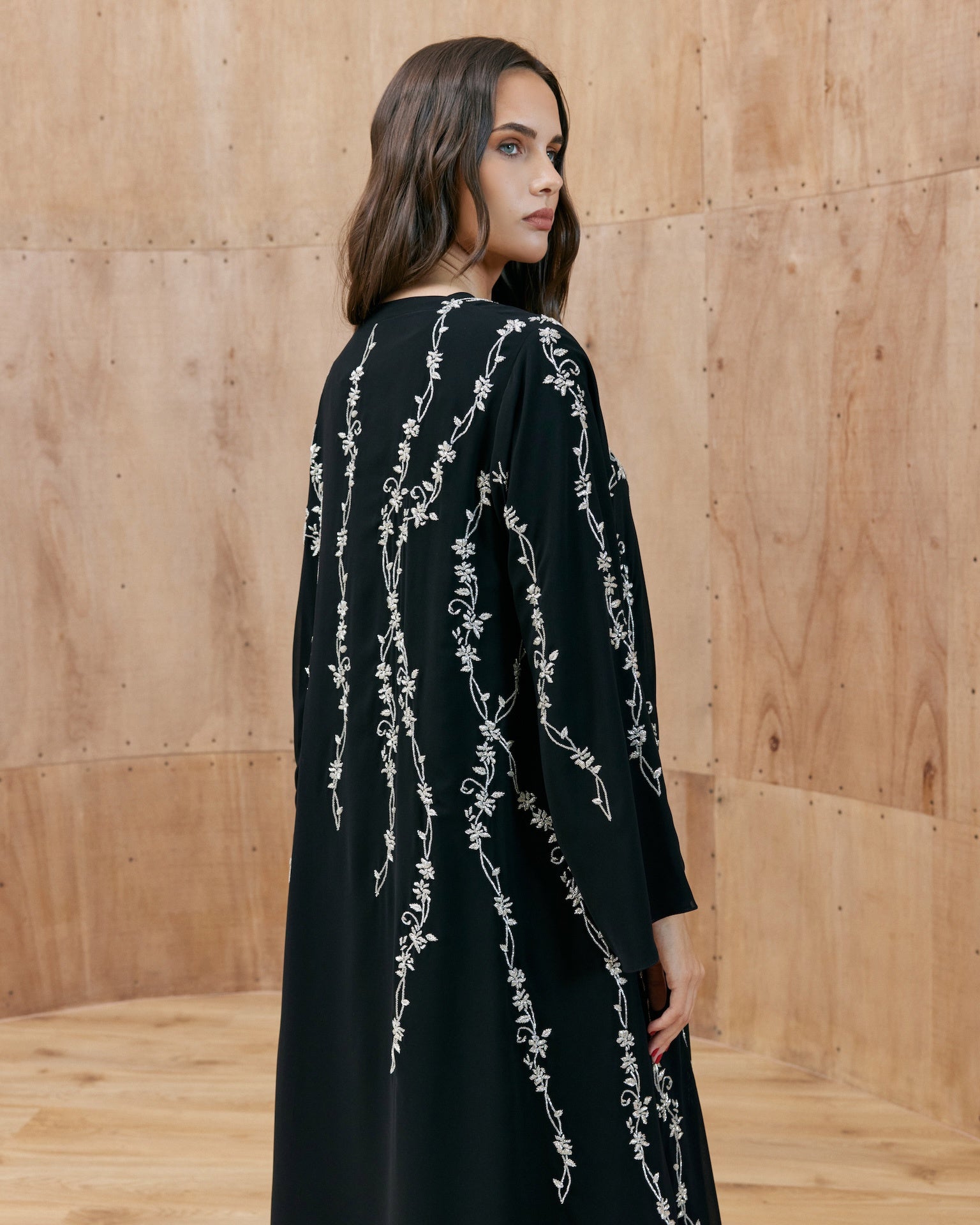 Aviva - The McQueen Boutique - Abaya - Abaya Dubai - Abaya Abu Dhabi - Abaya UAE - Abaya - Elegant - Luxury - Emirati - Classic - Modern - Occasion - Traditional - Trends - Embroidery - Modes