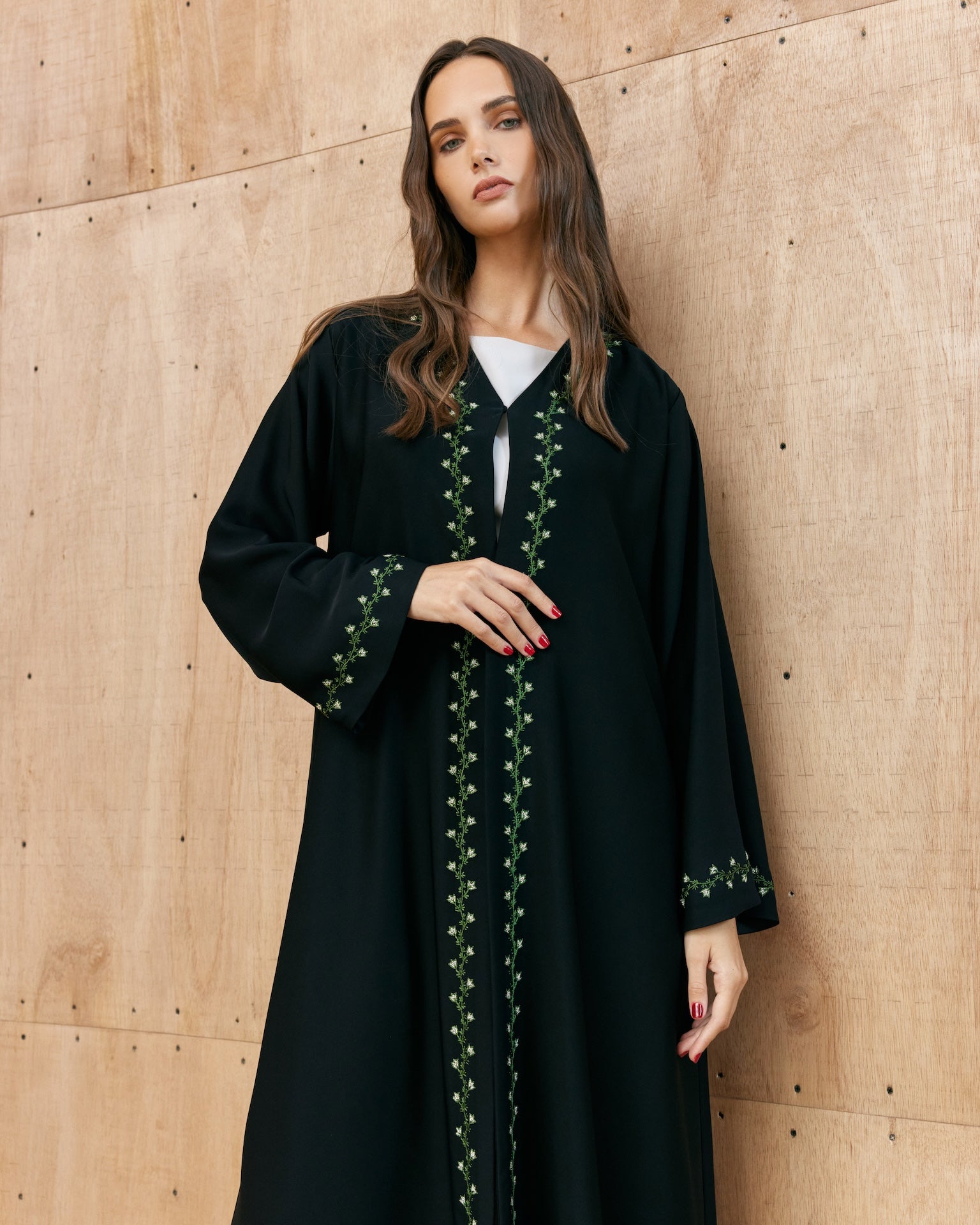 Ayla - The McQueen Boutique - Abaya - Abaya Dubai - Abaya Abu Dhabi - Abaya UAE - Abaya - Elegant - Luxury - Emirati - Classic - Modern - Occasion - Traditional - Trends - Embroidery - Modes