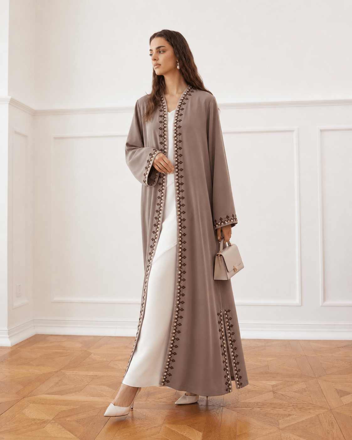 Bronaire - The McQueen Boutique - Abaya - Abaya Dubai - Abaya Abu Dhabi - Abaya UAE - Abaya - Elegant - Luxury - Emirati - Classic - Modern - Occasion - Traditional - Trends - Embroidery - Modes
