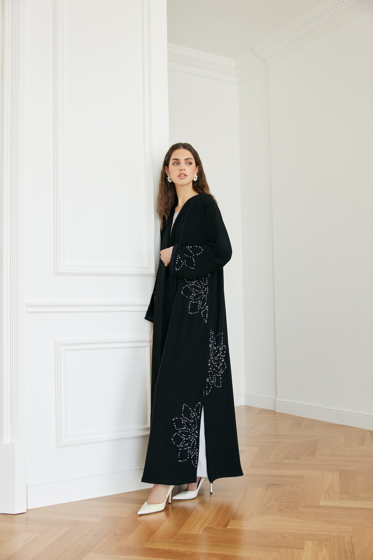 Crystal Glow - The McQueen Boutique - Abaya - Abaya Dubai - Abaya Abu Dhabi - Abaya UAE - Abaya - Elegant - Luxury - Emirati - Classic - Modern - Occasion - Traditional - Trends - Embroidery - Modes
