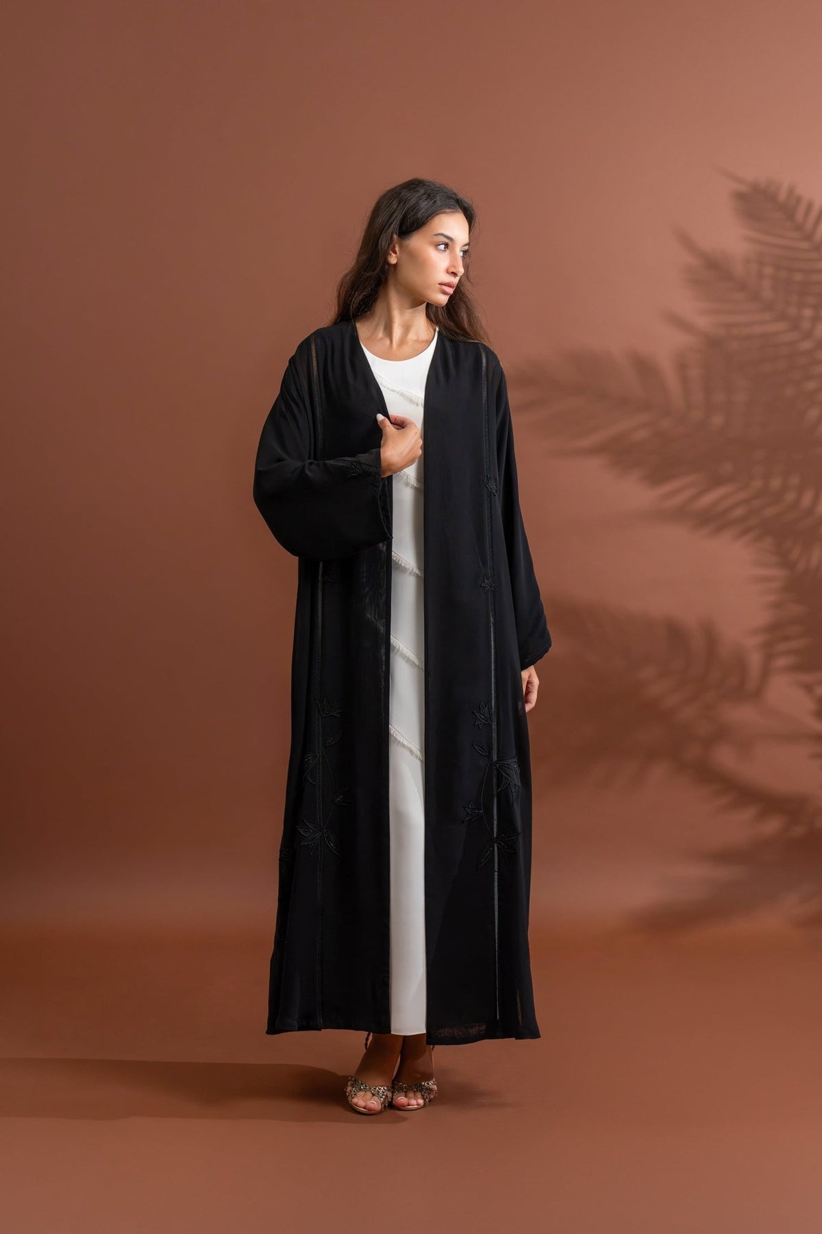 Daina - The McQueen Boutique - Abaya - Abaya Dubai - Abaya Abu Dhabi - Abaya UAE - Abaya - Elegant - Luxury - Emirati - Classic - Modern - Occasion - Traditional - Trends - Embroidery - Modes