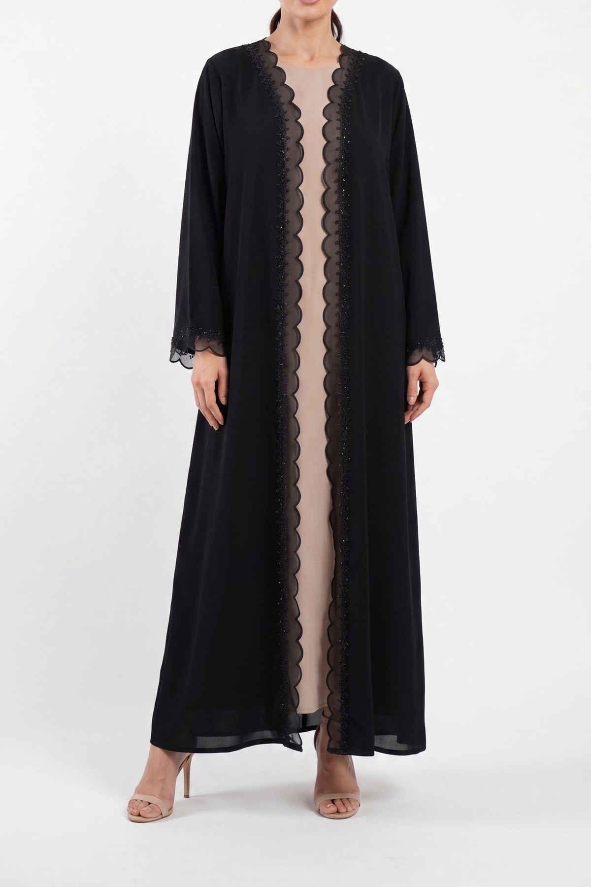 Dana - The McQueen Boutique - Abaya - Abaya Dubai - Abaya Abu Dhabi - Abaya UAE - Abaya - Elegant - Luxury - Emirati - Classic - Modern - Occasion - Traditional - Trends - Embroidery - Modes