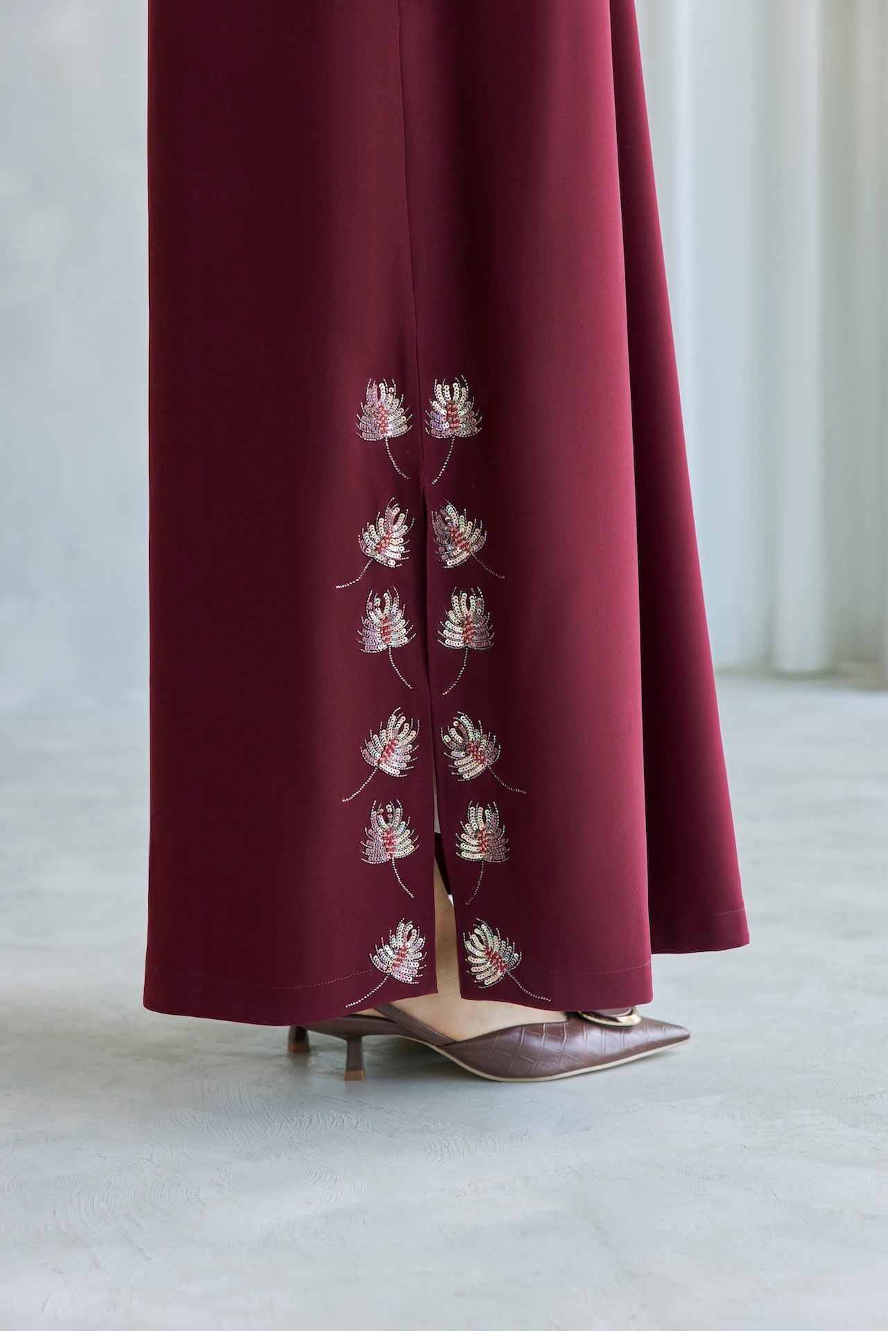 Deep Burgundy - The McQueen Boutique - Abaya - Abaya Dubai - Abaya Abu Dhabi - Abaya UAE - Abaya - Elegant - Luxury - Emirati - Classic - Modern - Occasion - Traditional - Trends - Embroidery - Modes