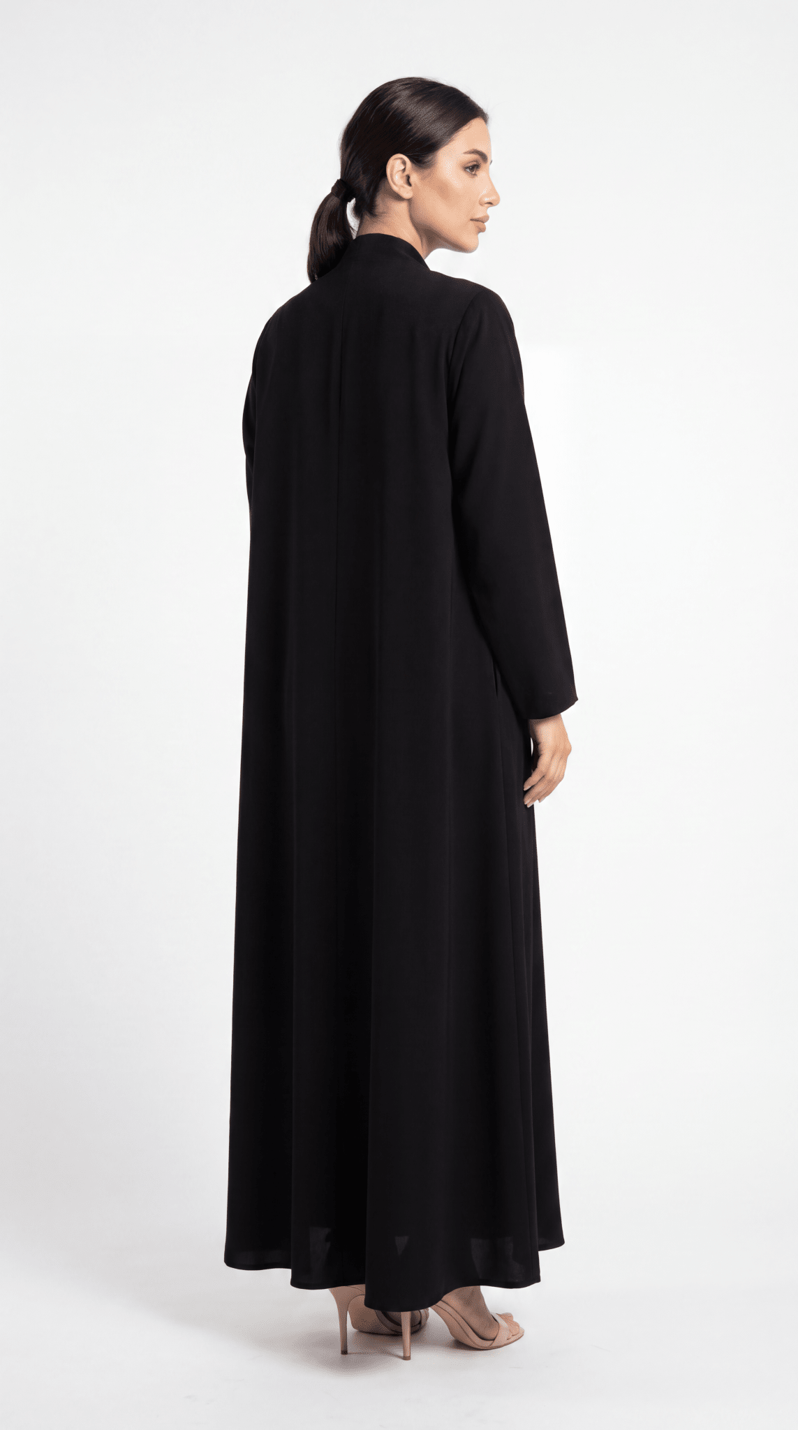 Dima - The McQueen Boutique - Abaya - Abaya Dubai - Abaya Abu Dhabi - Abaya UAE - Abaya - Elegant - Luxury - Emirati - Classic - Modern - Occasion - Traditional - Trends - Embroidery - Modes
