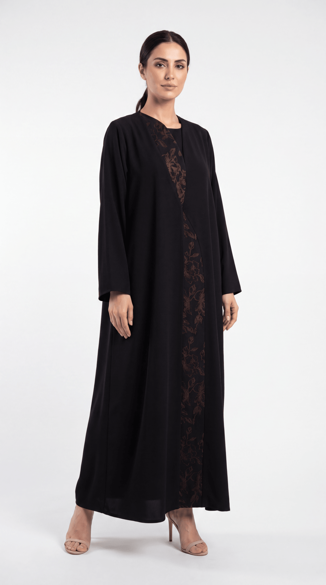 Dima - The McQueen Boutique - Abaya - Abaya Dubai - Abaya Abu Dhabi - Abaya UAE - Abaya - Elegant - Luxury - Emirati - Classic - Modern - Occasion - Traditional - Trends - Embroidery - Modes