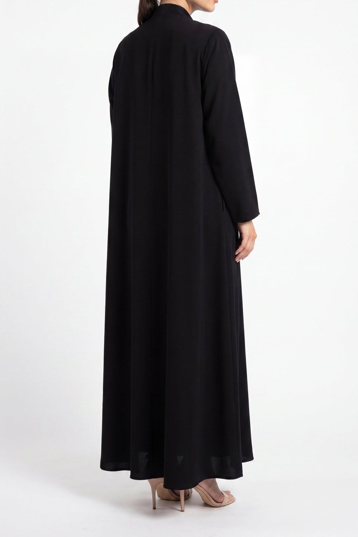 Dima - The McQueen Boutique - Abaya - Abaya Dubai - Abaya Abu Dhabi - Abaya UAE - Abaya - Elegant - Luxury - Emirati - Classic - Modern - Occasion - Traditional - Trends - Embroidery - Modes