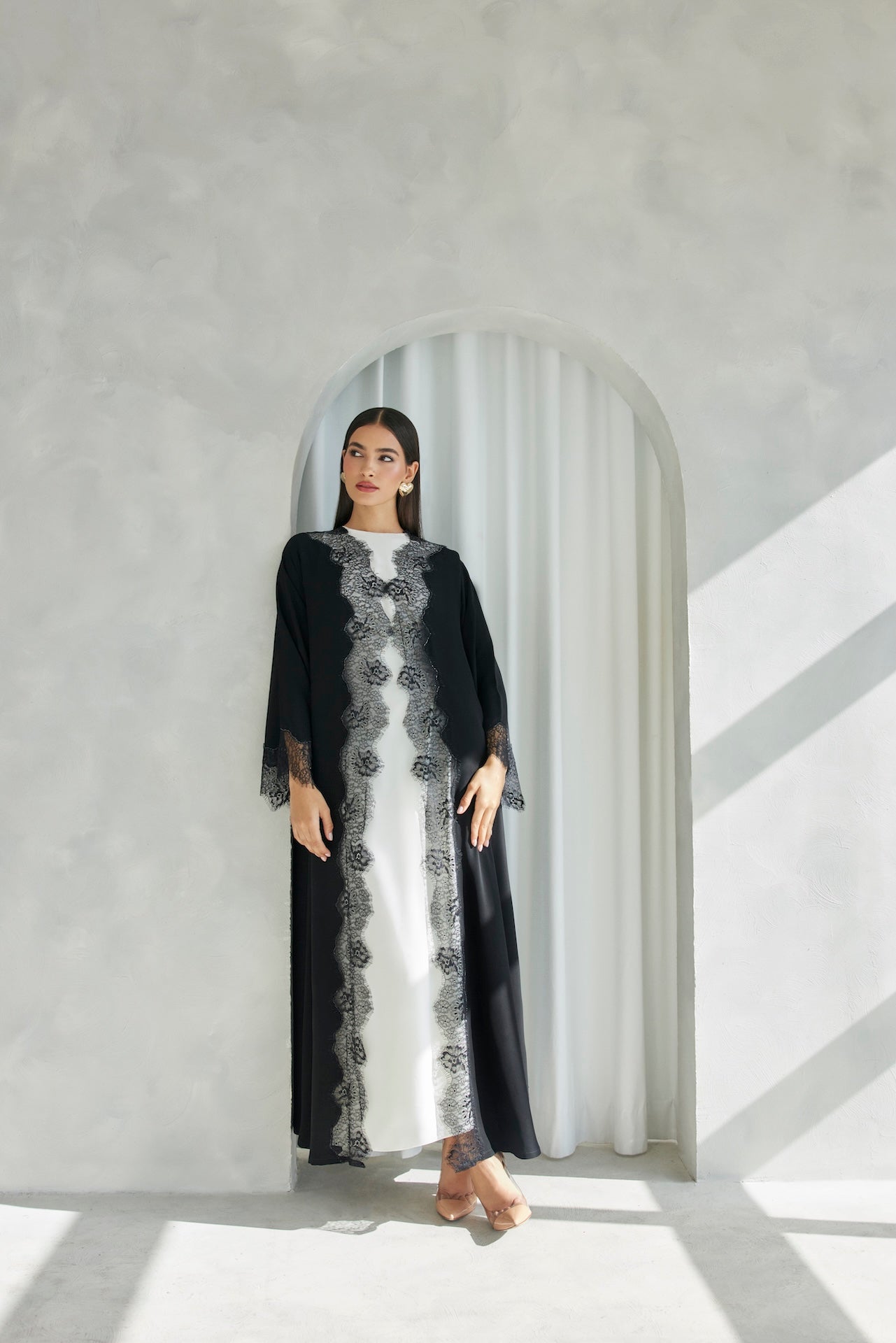 Elara - The McQueen Boutique - Abaya - Abaya Dubai - Abaya Abu Dhabi - Abaya UAE - Abaya - Elegant - Luxury - Emirati - Classic - Modern - Occasion - Traditional - Trends - Embroidery - Modes