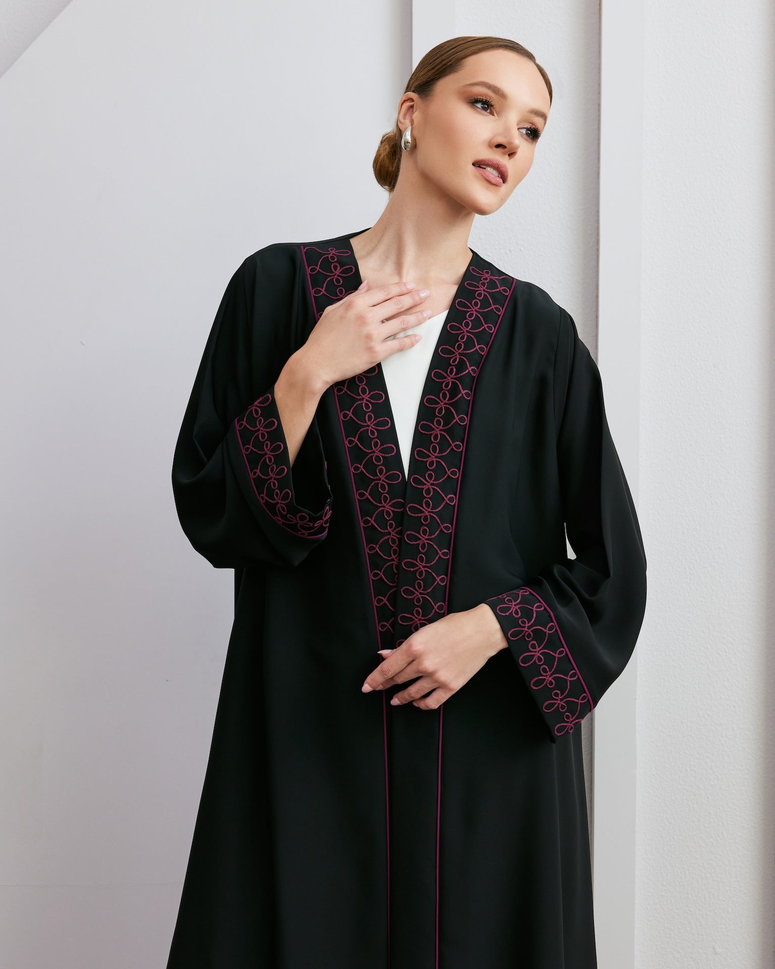 Gaia - The McQueen Boutique - Abaya - Abaya Dubai - Abaya Abu Dhabi - Abaya UAE - Abaya - Elegant - Luxury - Emirati - Classic - Modern - Occasion - Traditional - Trends - Embroidery - Modes