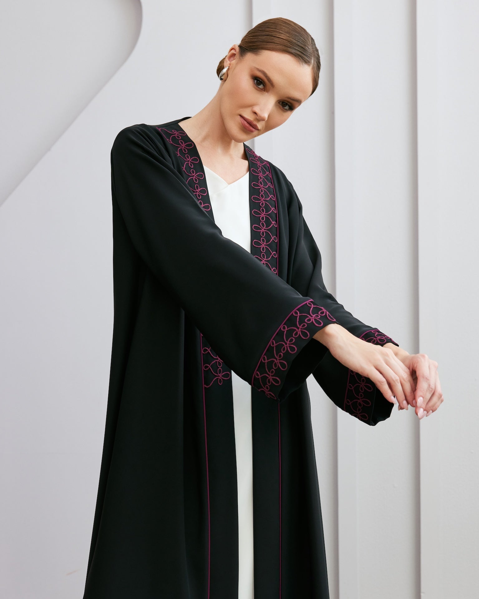 Gaia - The McQueen Boutique - Abaya - Abaya Dubai - Abaya Abu Dhabi - Abaya UAE - Abaya - Elegant - Luxury - Emirati - Classic - Modern - Occasion - Traditional - Trends - Embroidery - Modes