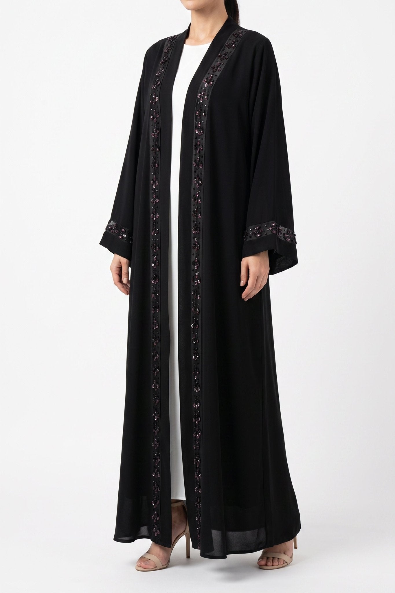 Garnet - The McQueen Boutique - Abaya - Abaya Dubai - Abaya Abu Dhabi - Abaya UAE - Abaya - Elegant - Luxury - Emirati - Classic - Modern - Occasion - Traditional - Trends - Embroidery - Modes