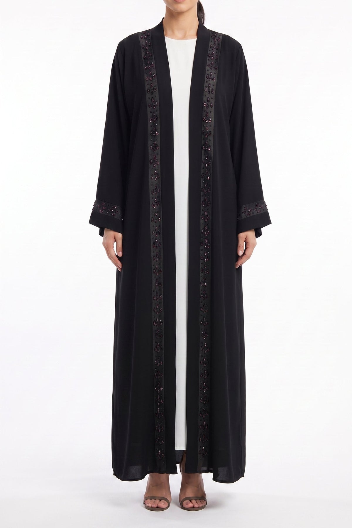 Garnet - The McQueen Boutique - Abaya - Abaya Dubai - Abaya Abu Dhabi - Abaya UAE - Abaya - Elegant - Luxury - Emirati - Classic - Modern - Occasion - Traditional - Trends - Embroidery - Modes