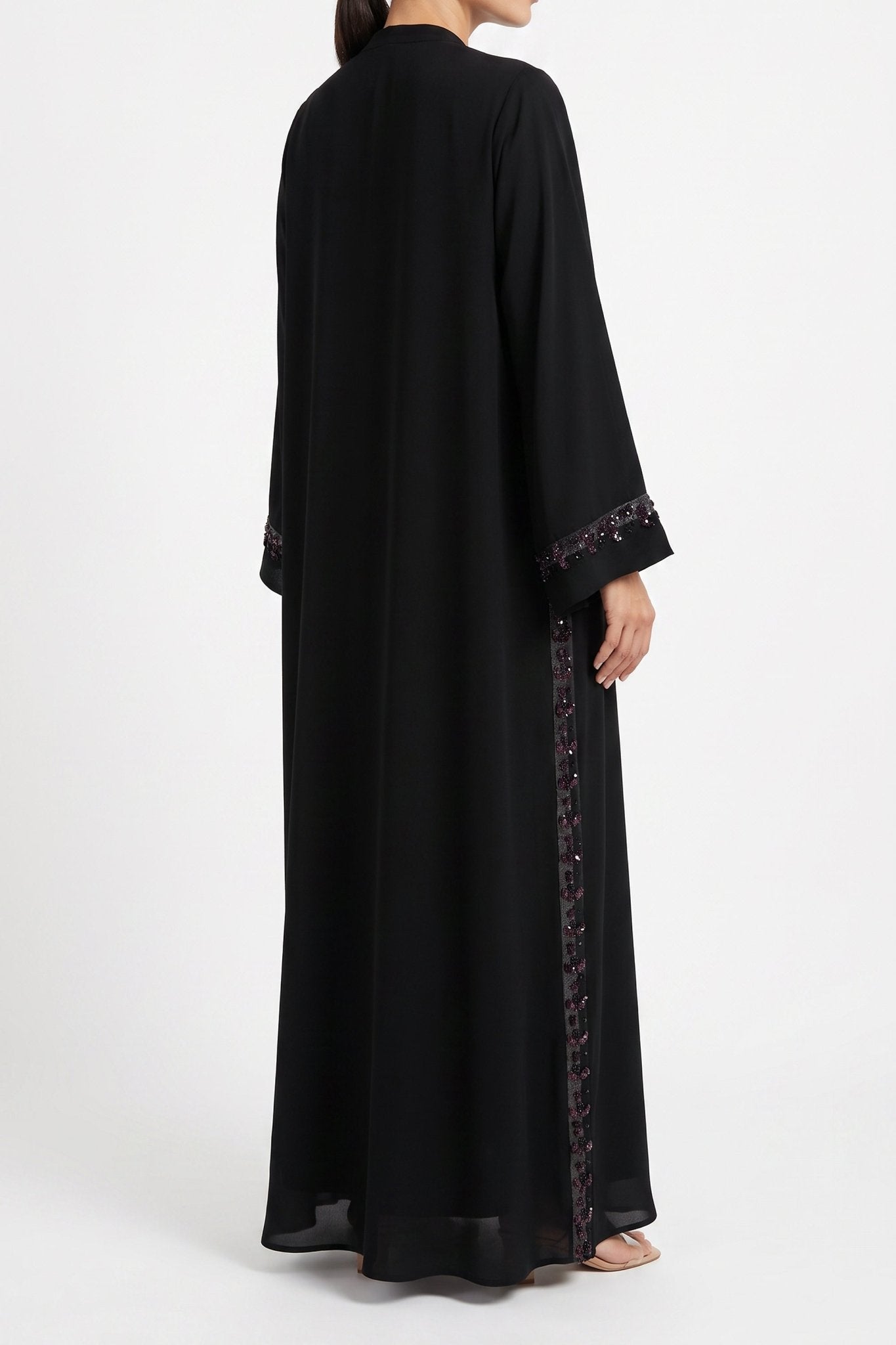 Garnet - The McQueen Boutique - Abaya - Abaya Dubai - Abaya Abu Dhabi - Abaya UAE - Abaya - Elegant - Luxury - Emirati - Classic - Modern - Occasion - Traditional - Trends - Embroidery - Modes