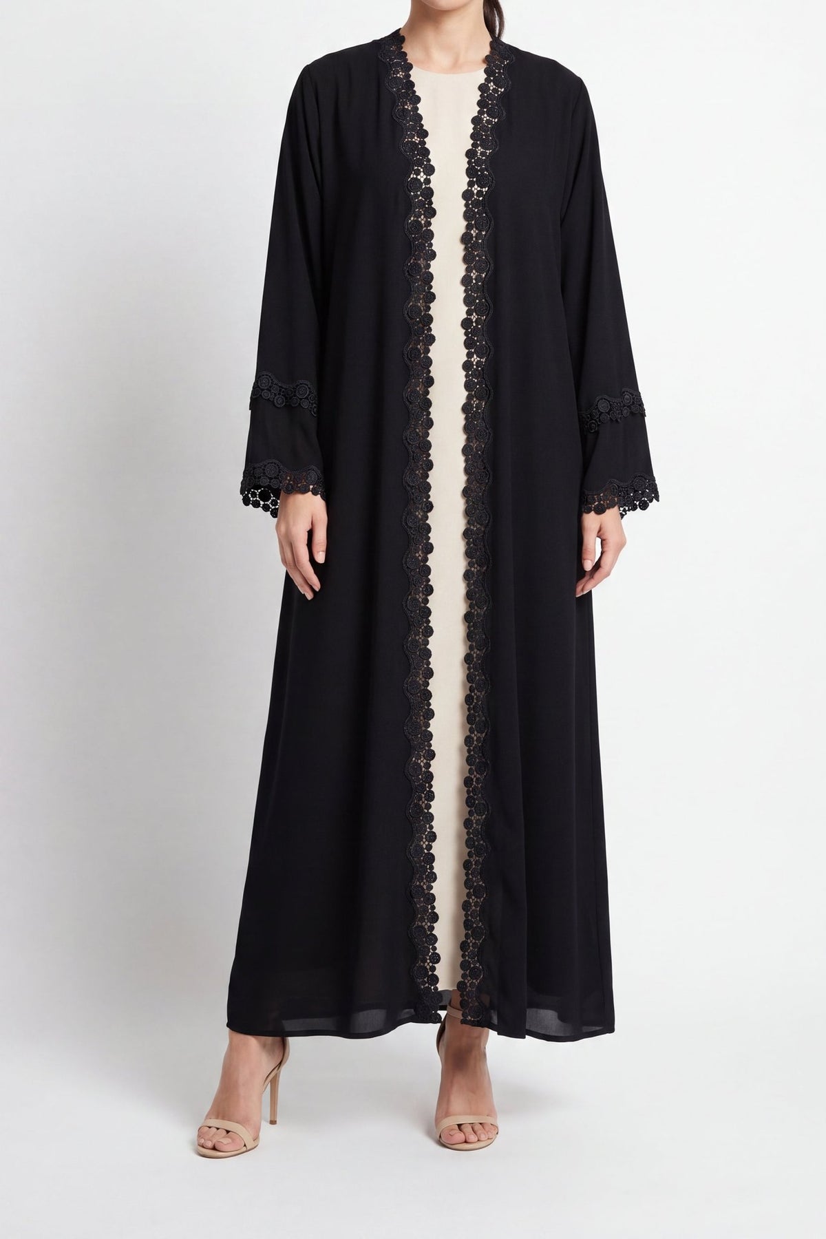 Ghalia - The McQueen Boutique - Abaya - Abaya Dubai - Abaya Abu Dhabi - Abaya UAE - Abaya - Elegant - Luxury - Emirati - Classic - Modern - Occasion - Traditional - Trends - Embroidery - Modes