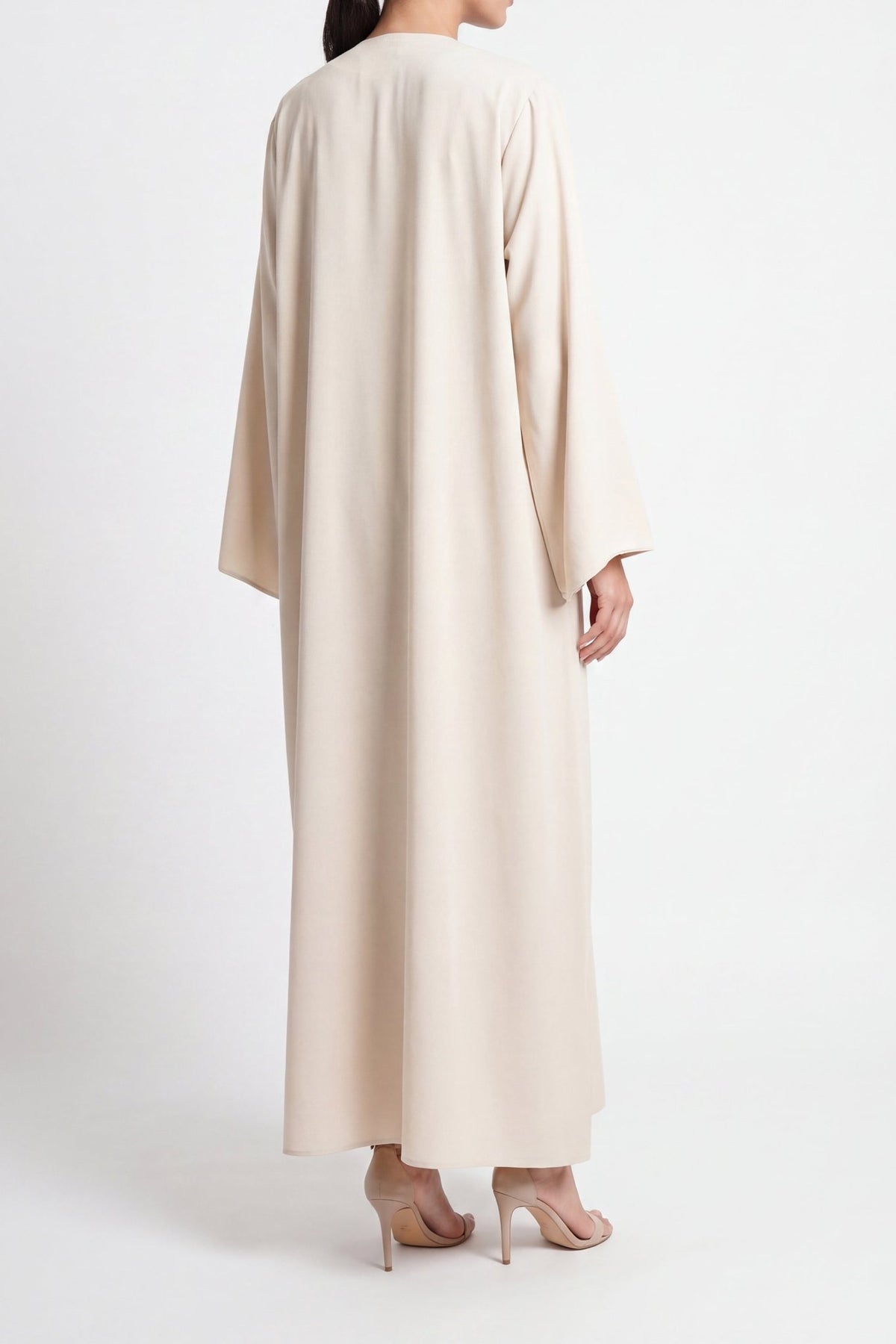 Ghina - The McQueen Boutique - Abaya - Abaya Dubai - Abaya Abu Dhabi - Abaya UAE - Abaya - Elegant - Luxury - Emirati - Classic - Modern - Occasion - Traditional - Trends - Embroidery - Modes