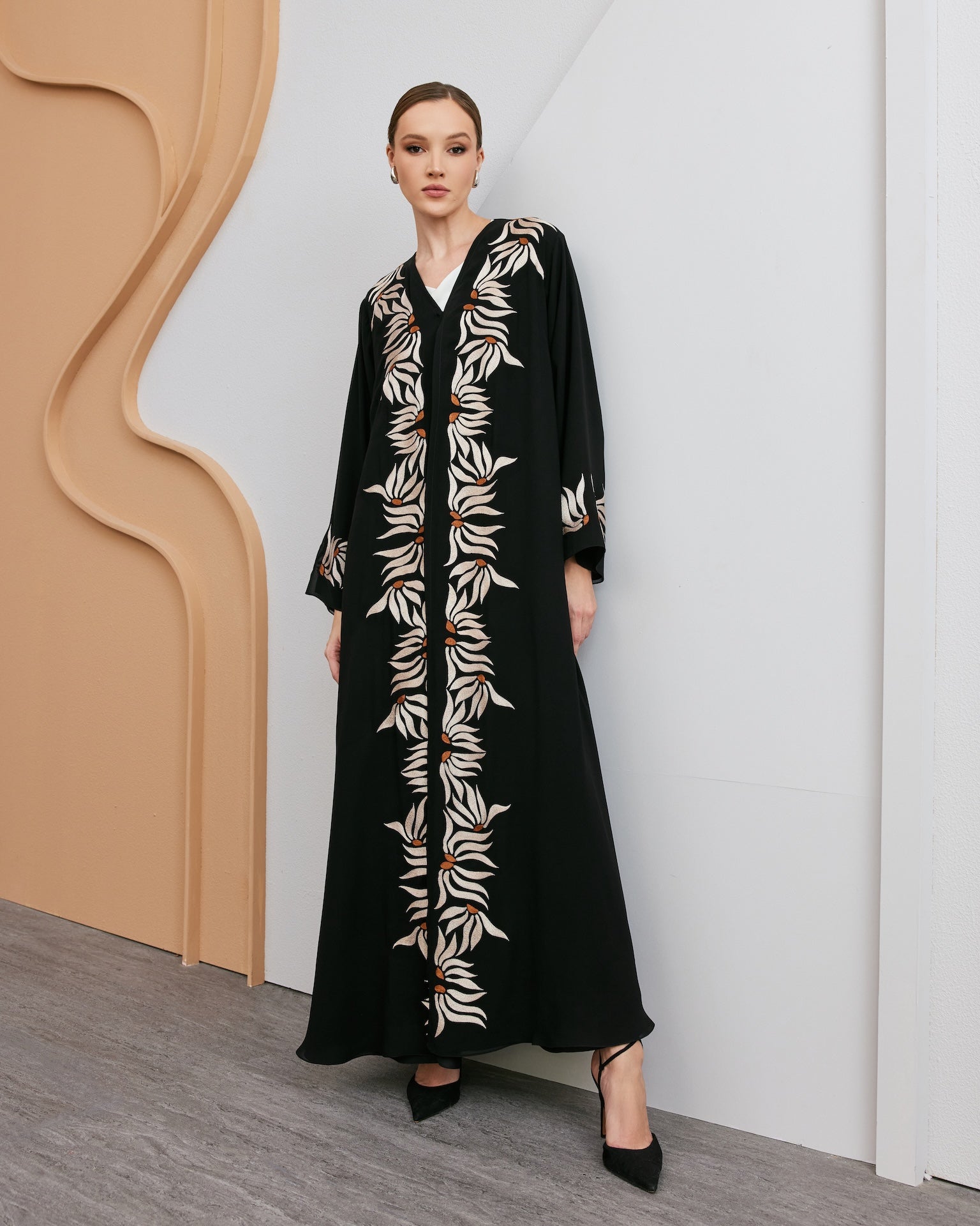 Helena - The McQueen Boutique - Abaya - Abaya Dubai - Abaya Abu Dhabi - Abaya UAE - Abaya - Elegant - Luxury - Emirati - Classic - Modern - Occasion - Traditional - Trends - Embroidery - Modes