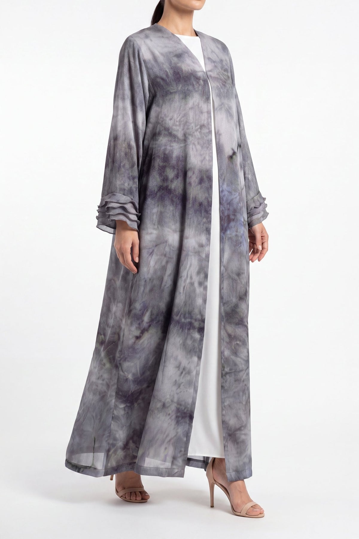 Layan - The McQueen Boutique - Abaya - Abaya Dubai - Abaya Abu Dhabi - Abaya UAE - Abaya - Elegant - Luxury - Emirati - Classic - Modern - Occasion - Traditional - Trends - Embroidery - Modes