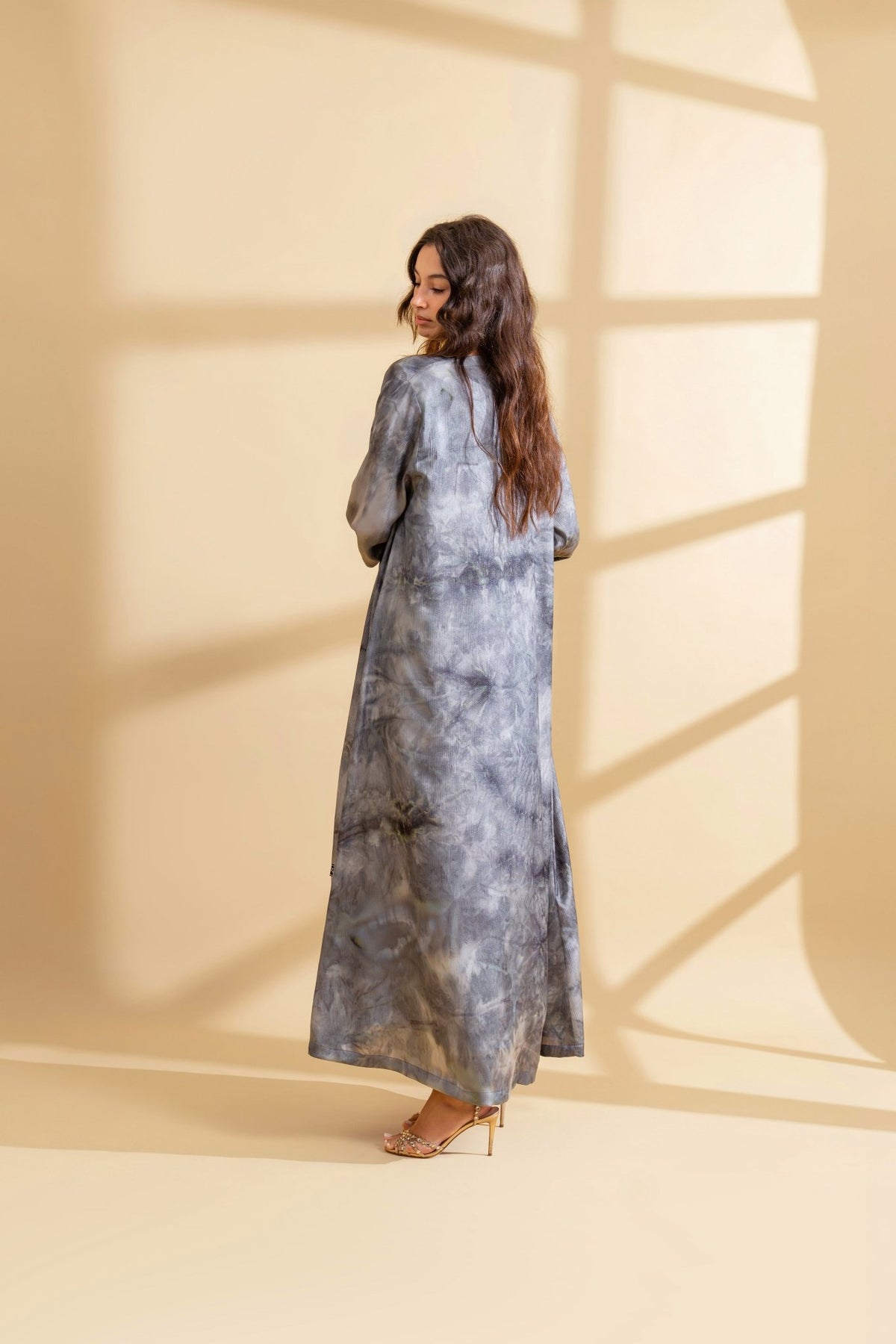 Layan - The McQueen Boutique - Abaya - Abaya Dubai - Abaya Abu Dhabi - Abaya UAE - Abaya - Elegant - Luxury - Emirati - Classic - Modern - Occasion - Traditional - Trends - Embroidery - Modes
