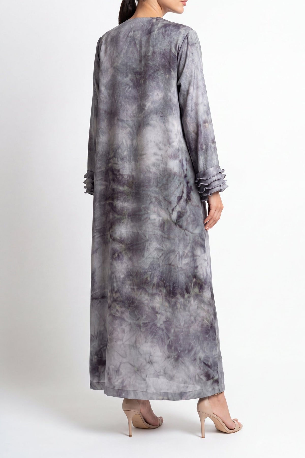 Layan - The McQueen Boutique - Abaya - Abaya Dubai - Abaya Abu Dhabi - Abaya UAE - Abaya - Elegant - Luxury - Emirati - Classic - Modern - Occasion - Traditional - Trends - Embroidery - Modes