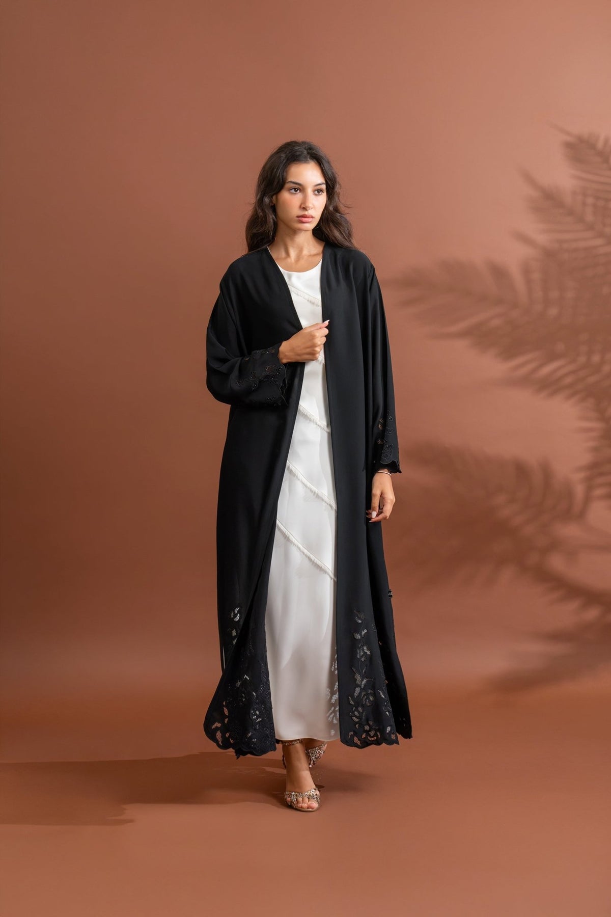 Leen - The McQueen Boutique - Abaya - Abaya Dubai - Abaya Abu Dhabi - Abaya UAE - Abaya - Elegant - Luxury - Emirati - Classic - Modern - Occasion - Traditional - Trends - Embroidery - Modes