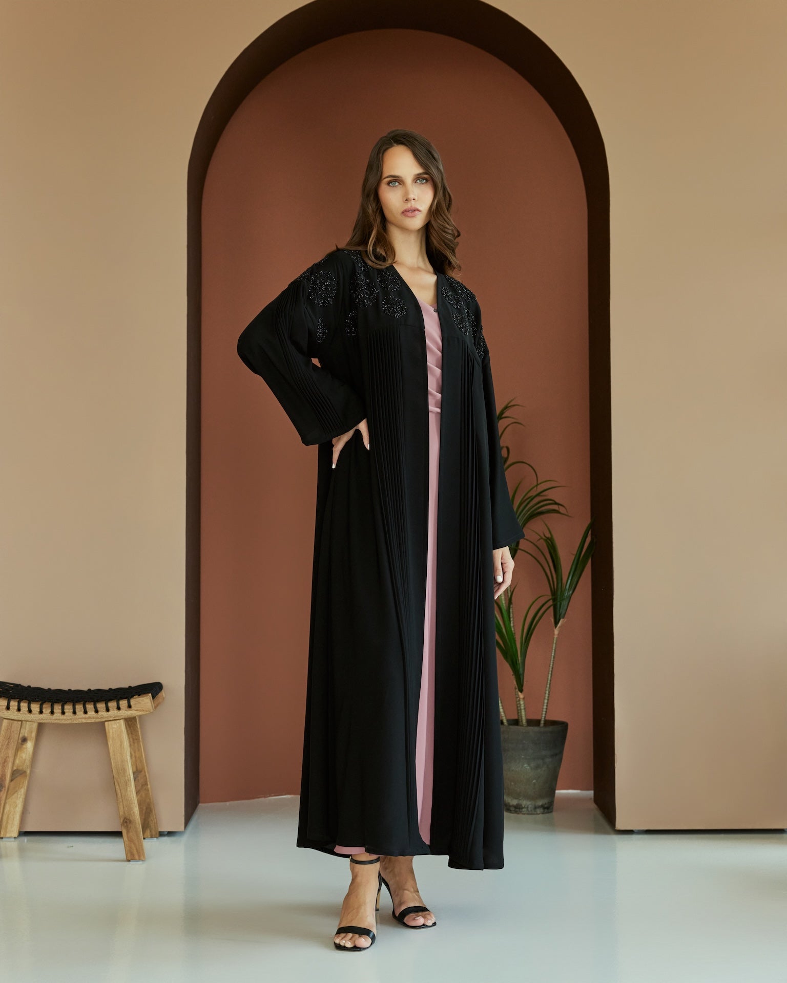 Lilyana - The McQueen Boutique - Abaya - Abaya Dubai - Abaya Abu Dhabi - Abaya UAE - Abaya - Elegant - Luxury - Emirati - Classic - Modern - Occasion - Traditional - Trends - Embroidery - Modes