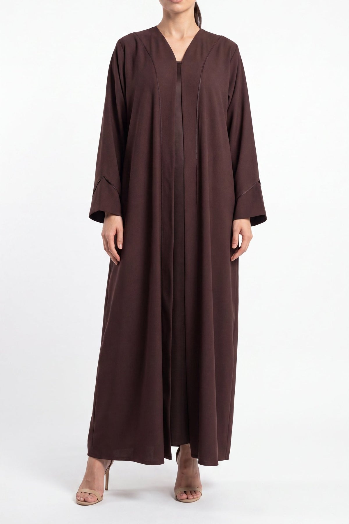 Maysa - The McQueen Boutique - Abaya - Abaya Dubai - Abaya Abu Dhabi - Abaya UAE - Abaya - Elegant - Luxury - Emirati - Classic - Modern - Occasion - Traditional - Trends - Embroidery - Modes