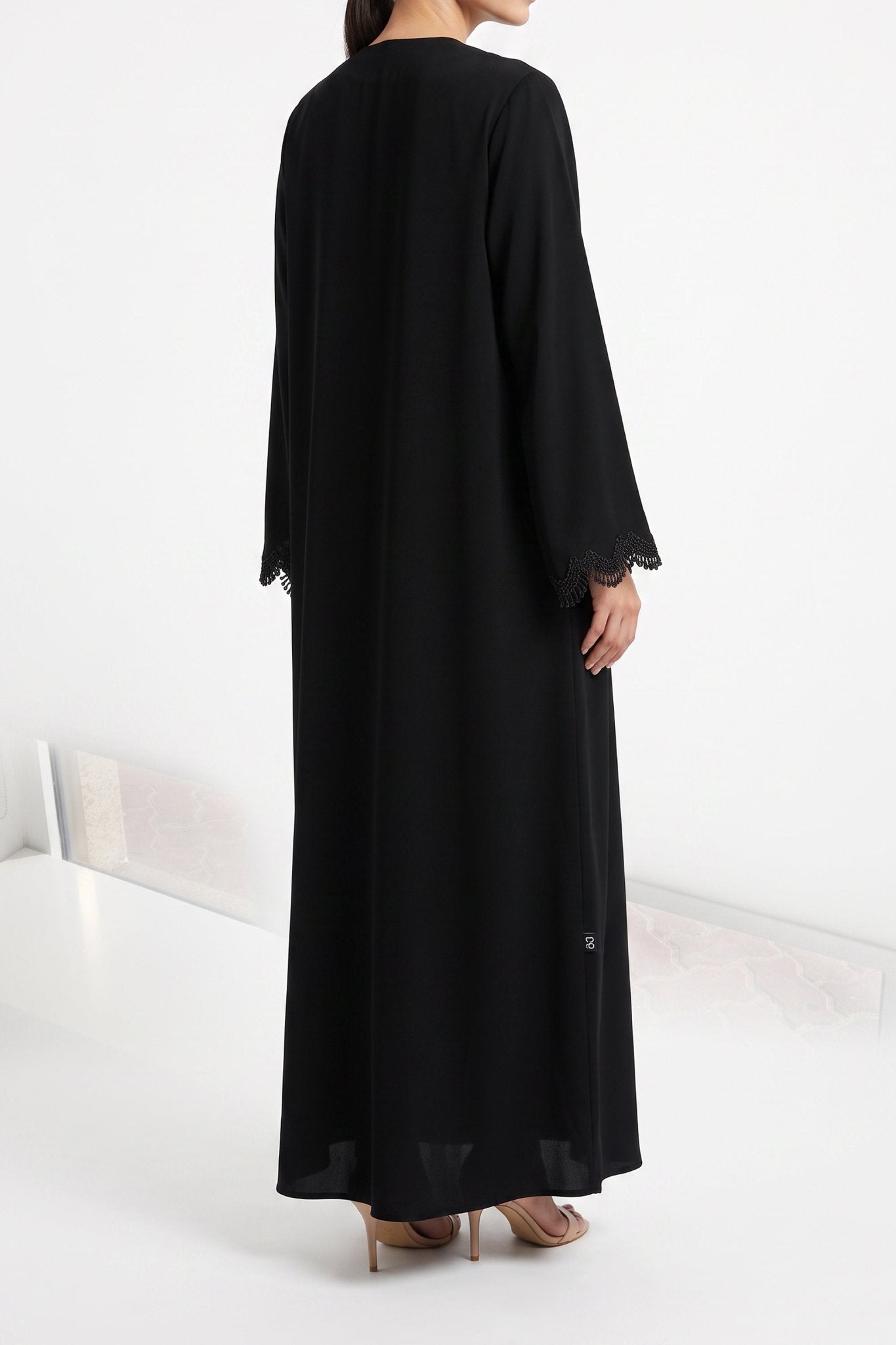 Midnight Scallop - The McQueen Boutique - Abaya - Abaya Dubai - Abaya Abu Dhabi - Abaya UAE - Abaya - Elegant - Luxury - Emirati - Classic - Modern - Occasion - Traditional - Trends - Embroidery - Modes
