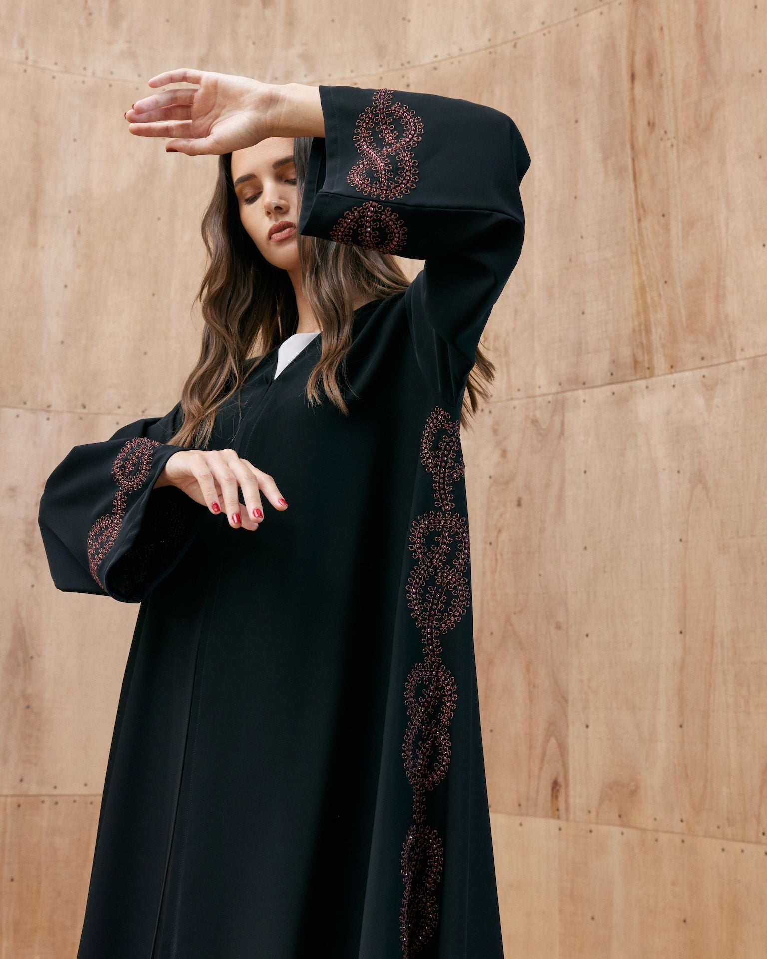 Moirah - The McQueen Boutique - Abaya - Abaya Dubai - Abaya Abu Dhabi - Abaya UAE - Abaya - Elegant - Luxury - Emirati - Classic - Modern - Occasion - Traditional - Trends - Embroidery - Modes