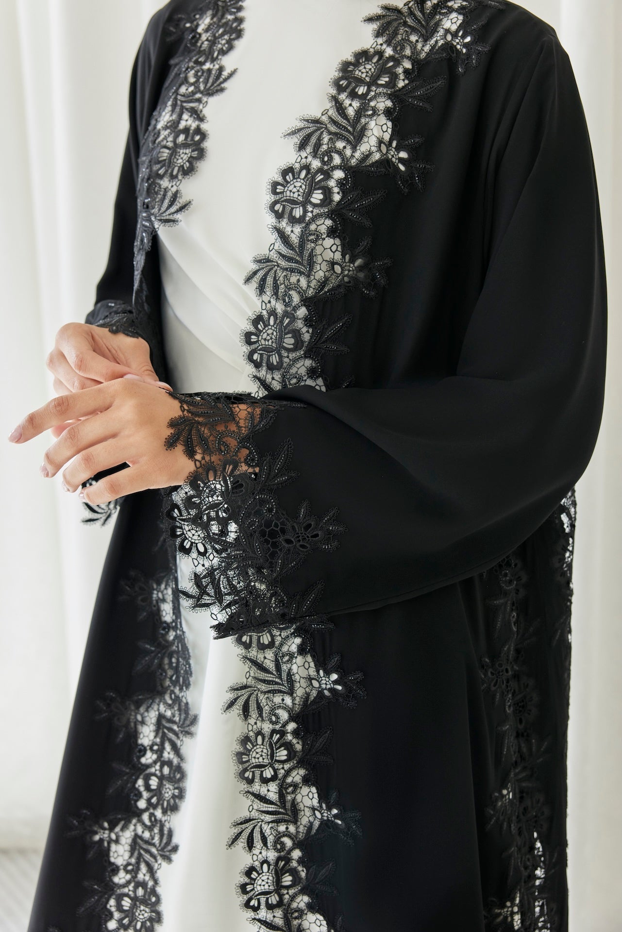 Noir Lace - The McQueen Boutique - Abaya - Abaya Dubai - Abaya Abu Dhabi - Abaya UAE - Abaya - Elegant - Luxury - Emirati - Classic - Modern - Occasion - Traditional - Trends - Embroidery - Modes