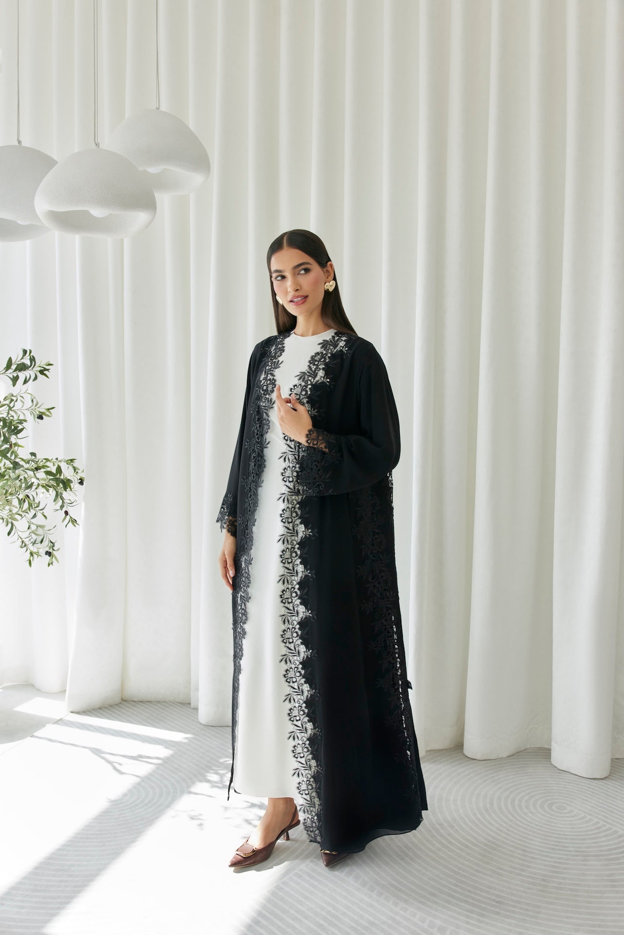 Noir Lace - The McQueen Boutique - Abaya - Abaya Dubai - Abaya Abu Dhabi - Abaya UAE - Abaya - Elegant - Luxury - Emirati - Classic - Modern - Occasion - Traditional - Trends - Embroidery - Modes
